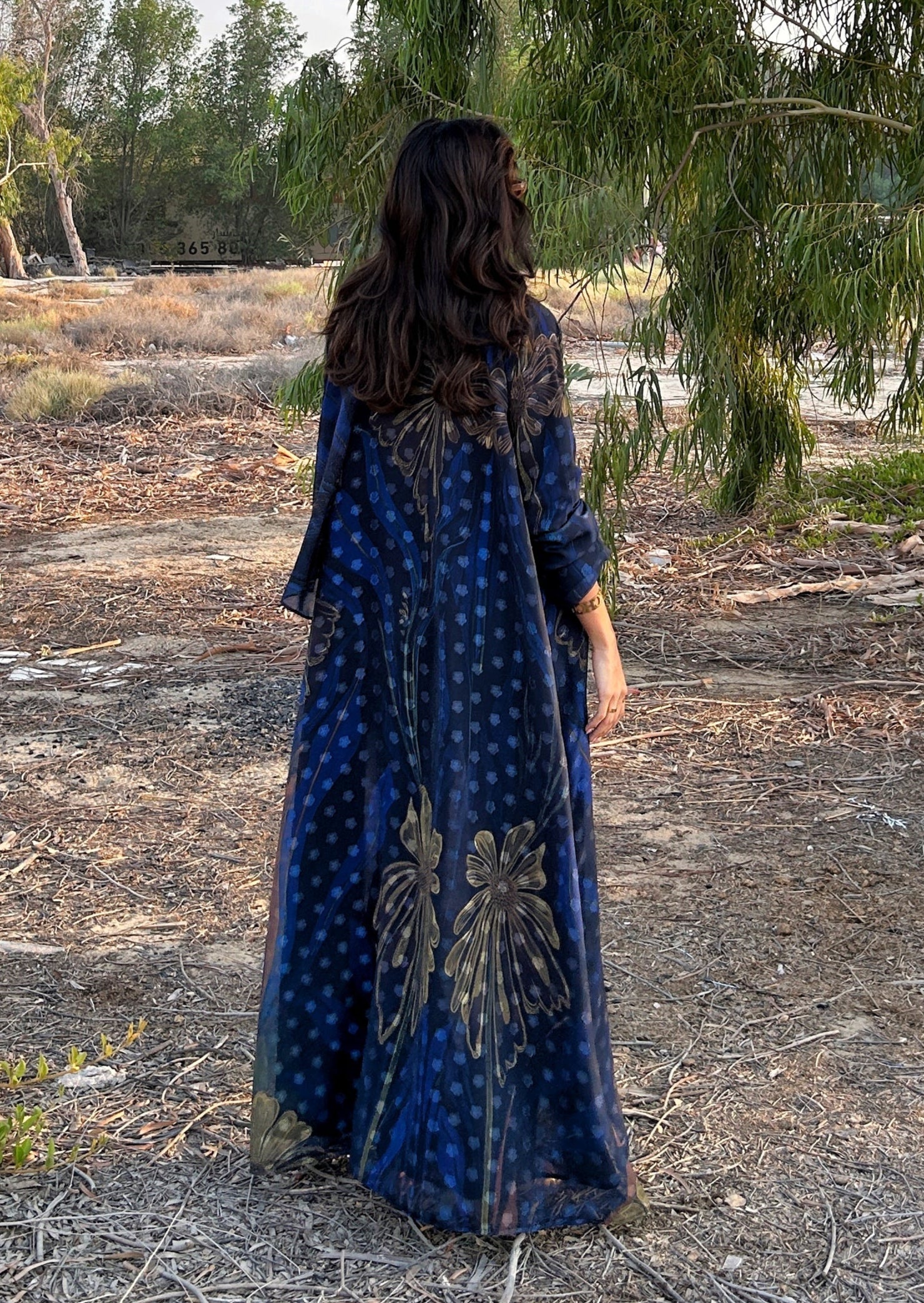 MW645 - Light Crepe Standing with Jacquard Half-Cloche