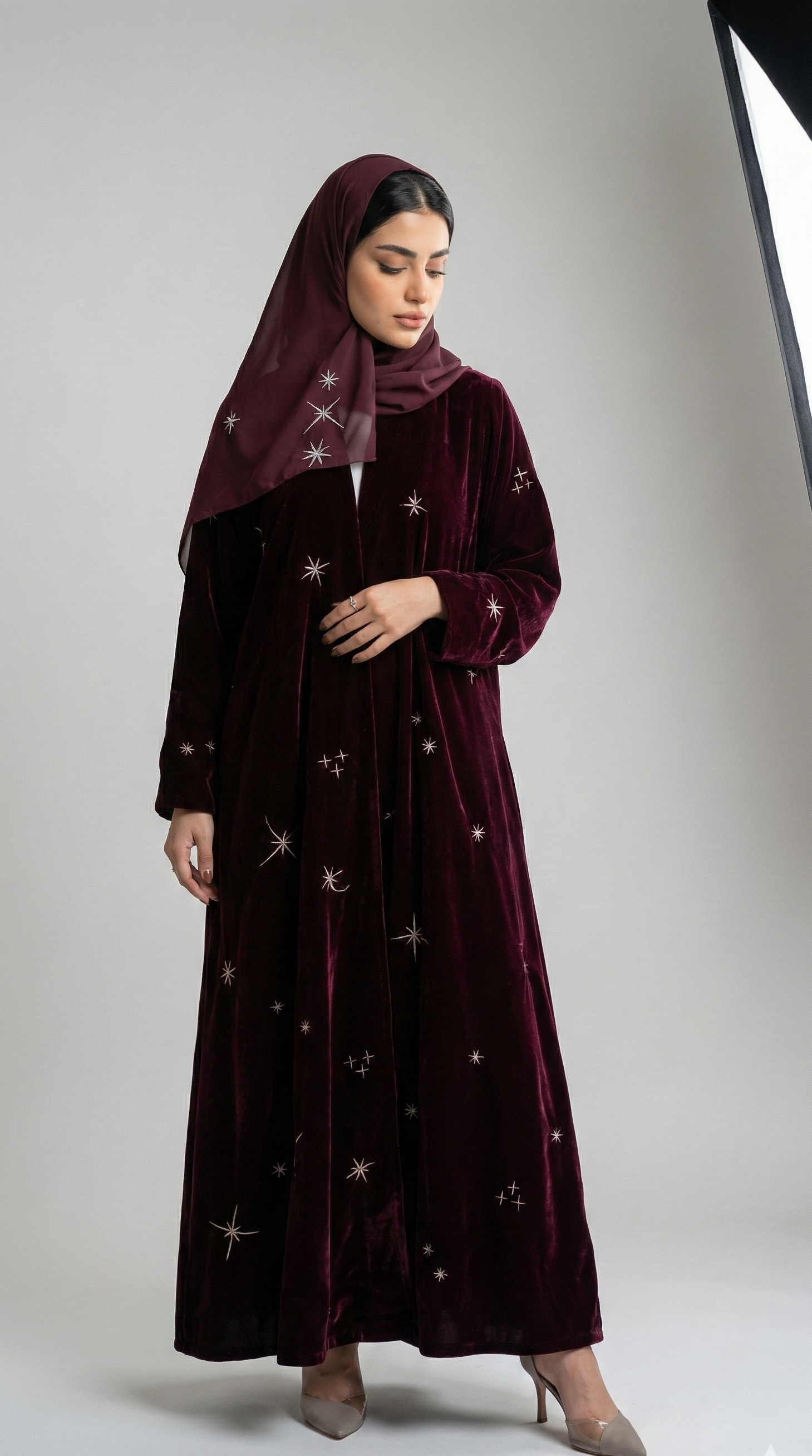 MW645 - Light Crepe Standing with Jacquard Half-Cloche