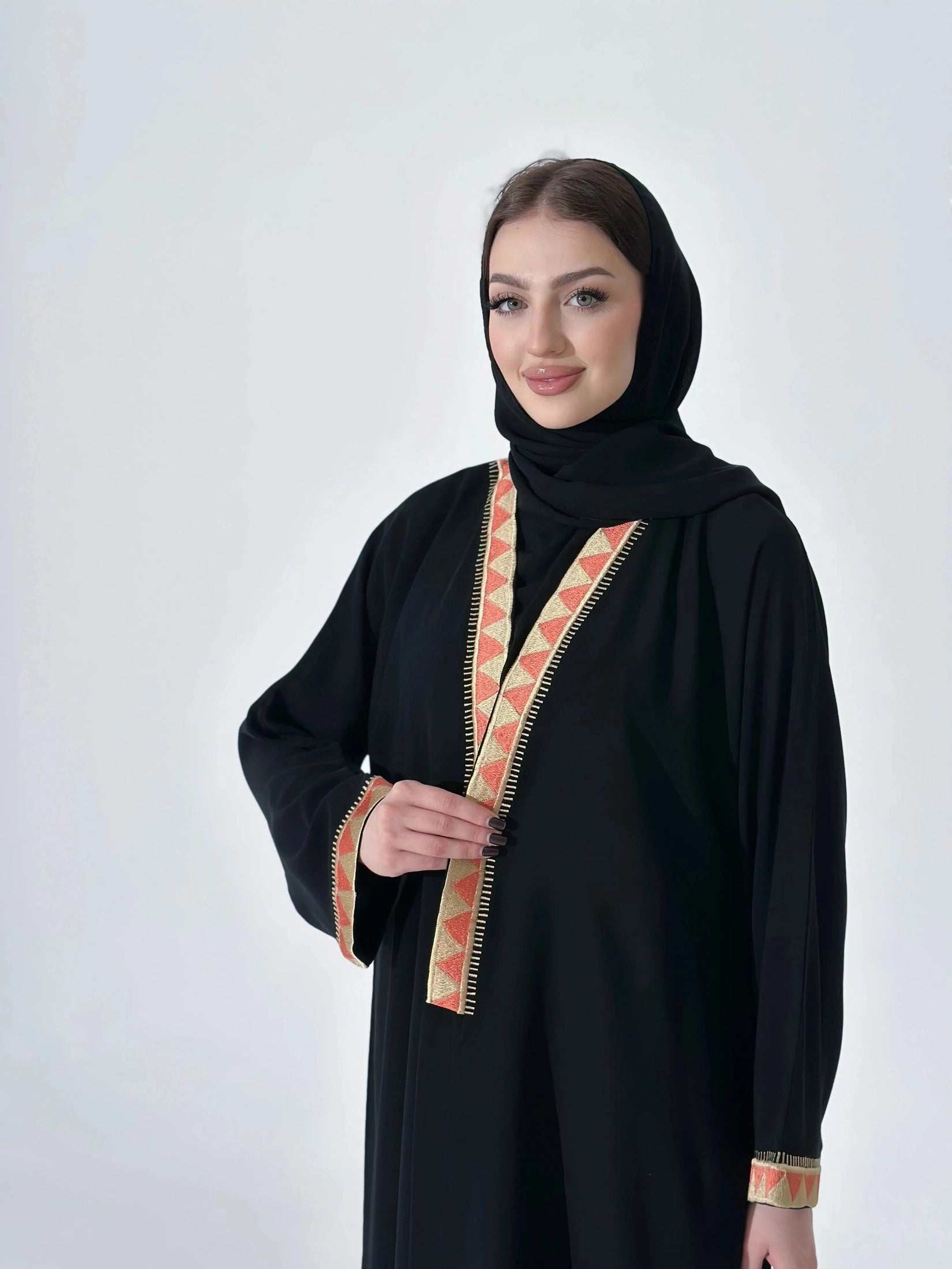 MW1256 - الف ليلة وليلة تطريز يدوي ربع كلوش اسود - Aya
