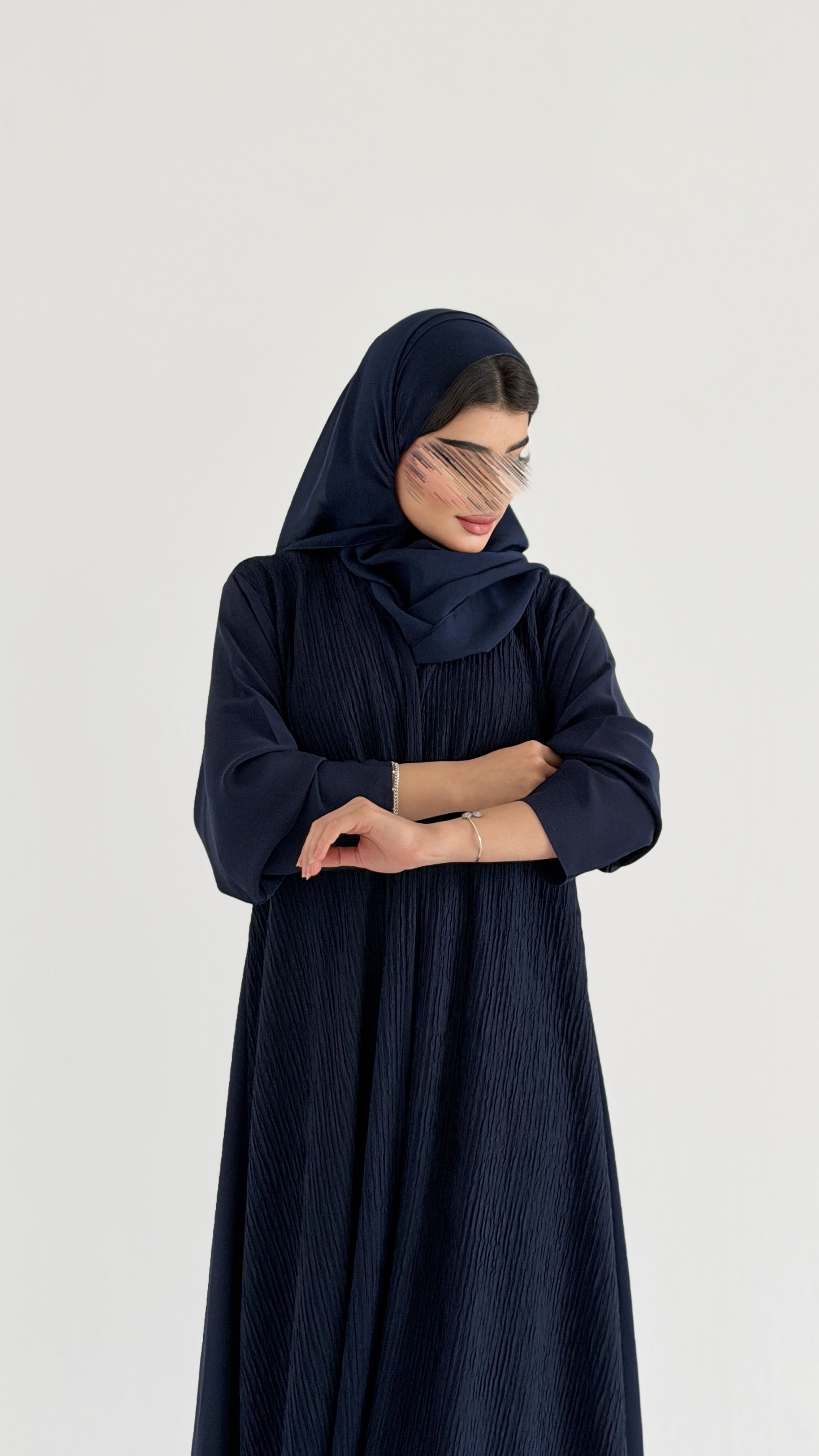 MW2104 - عبايه نص كلوش بخامة الكريب والجاكار حصرية - Aya