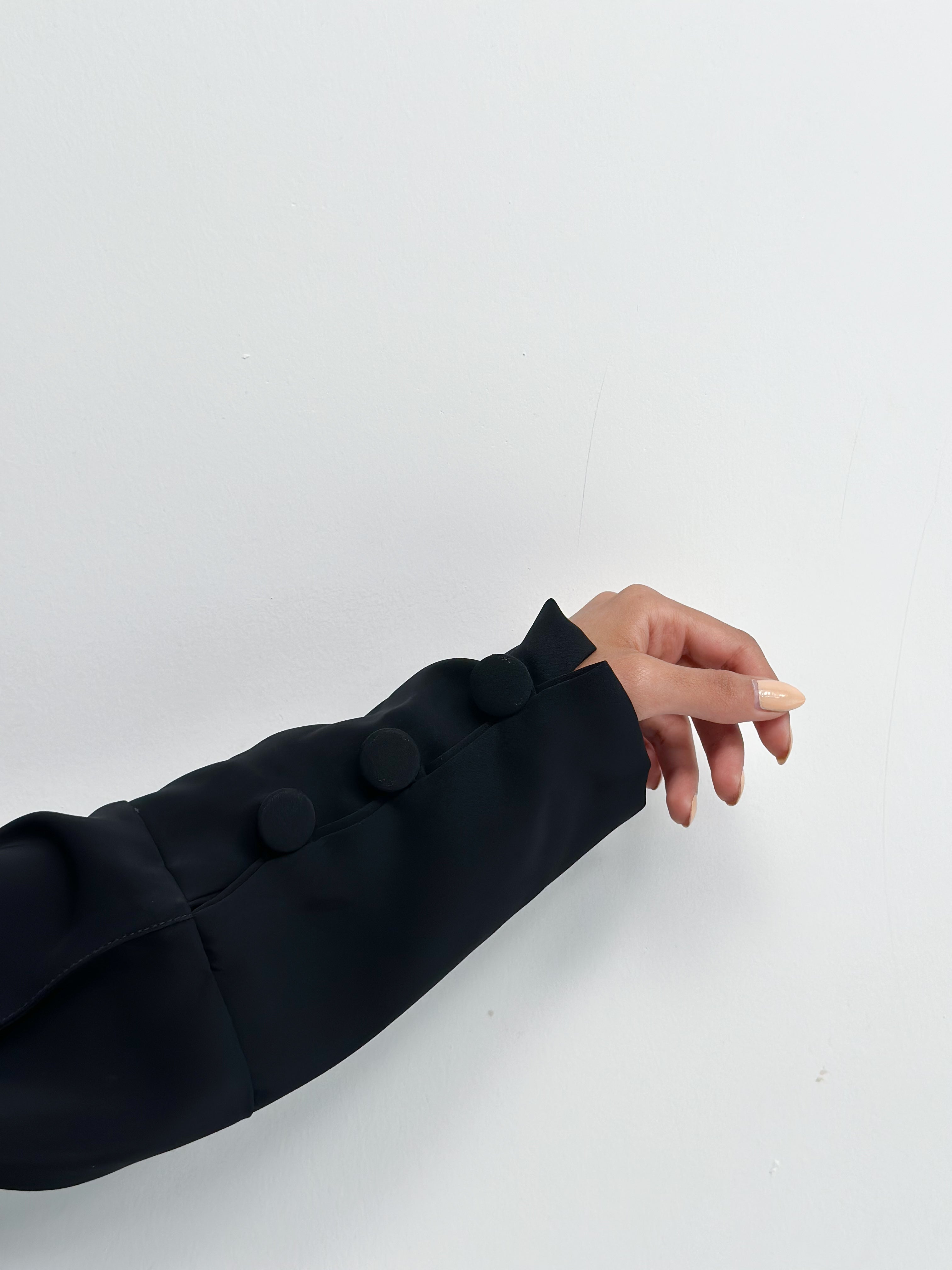 MW1446 -عباية تربل كلوش مزينة بالدانتيل الذهبي - Aya