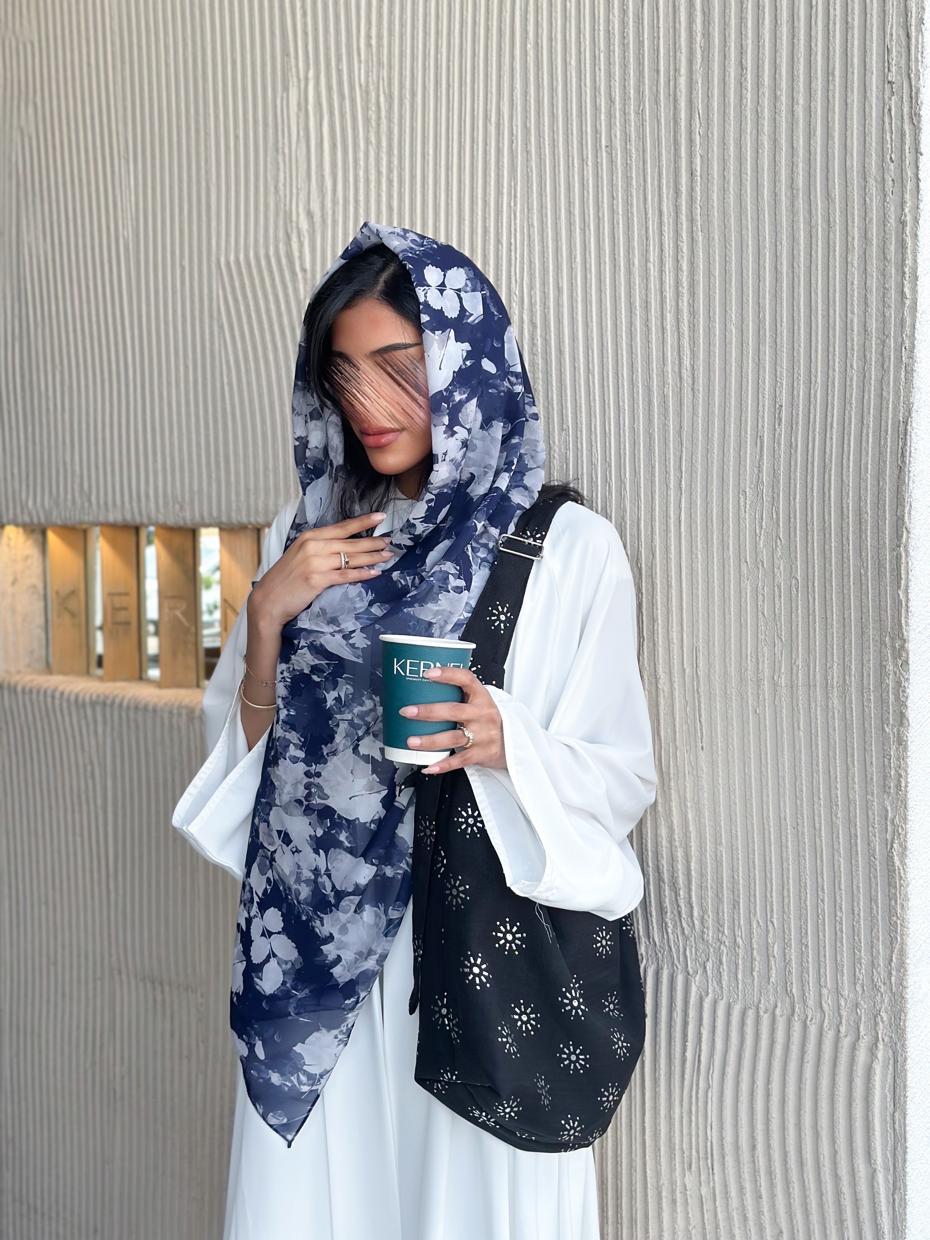 MWB0300 - شنطة هوبو سودا مع تطريز فضى - Aya