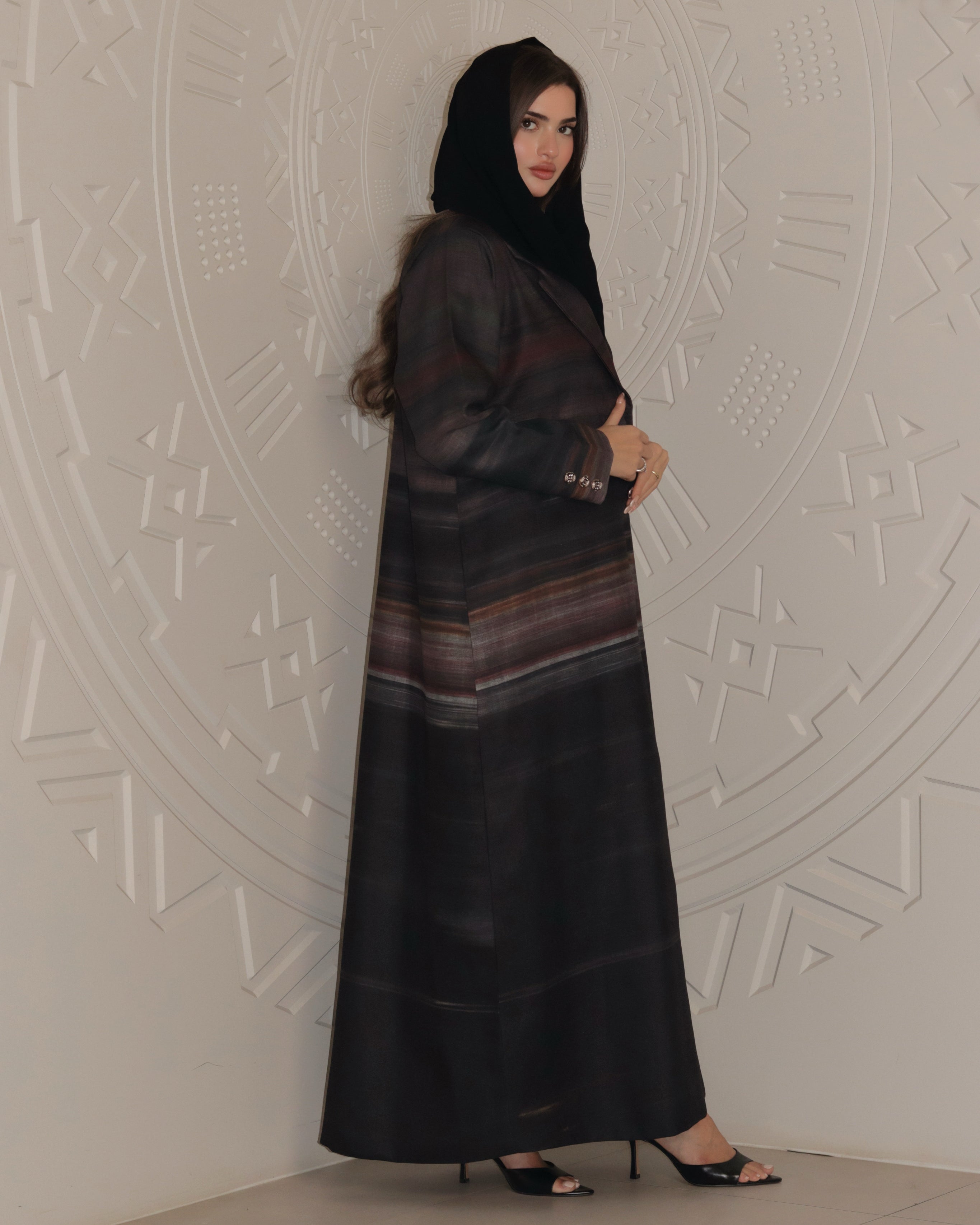 MW645 - Light Crepe Standing with Jacquard Half-Cloche