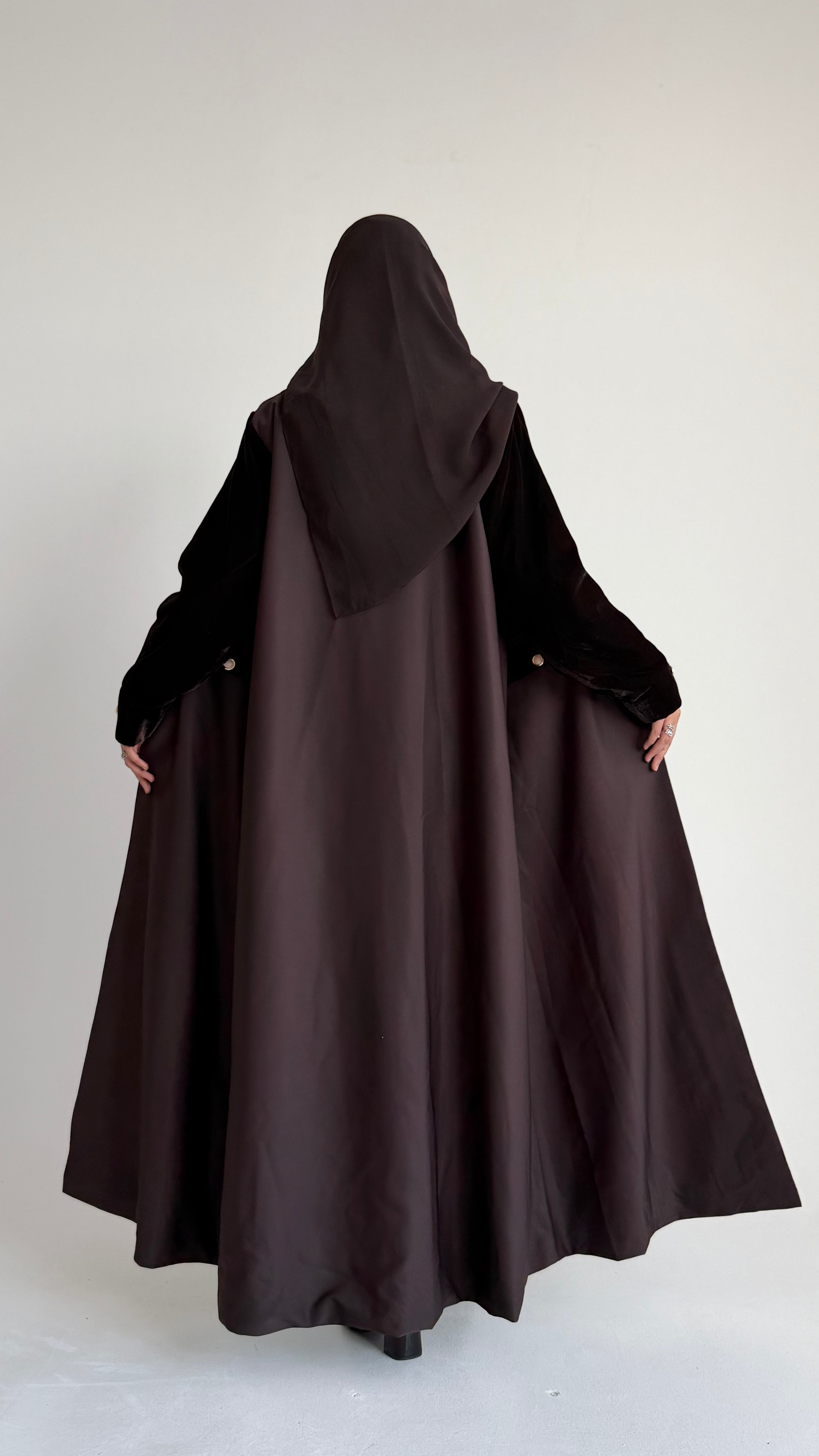 MWT541 - عباية بليزر مع تفته - Aya