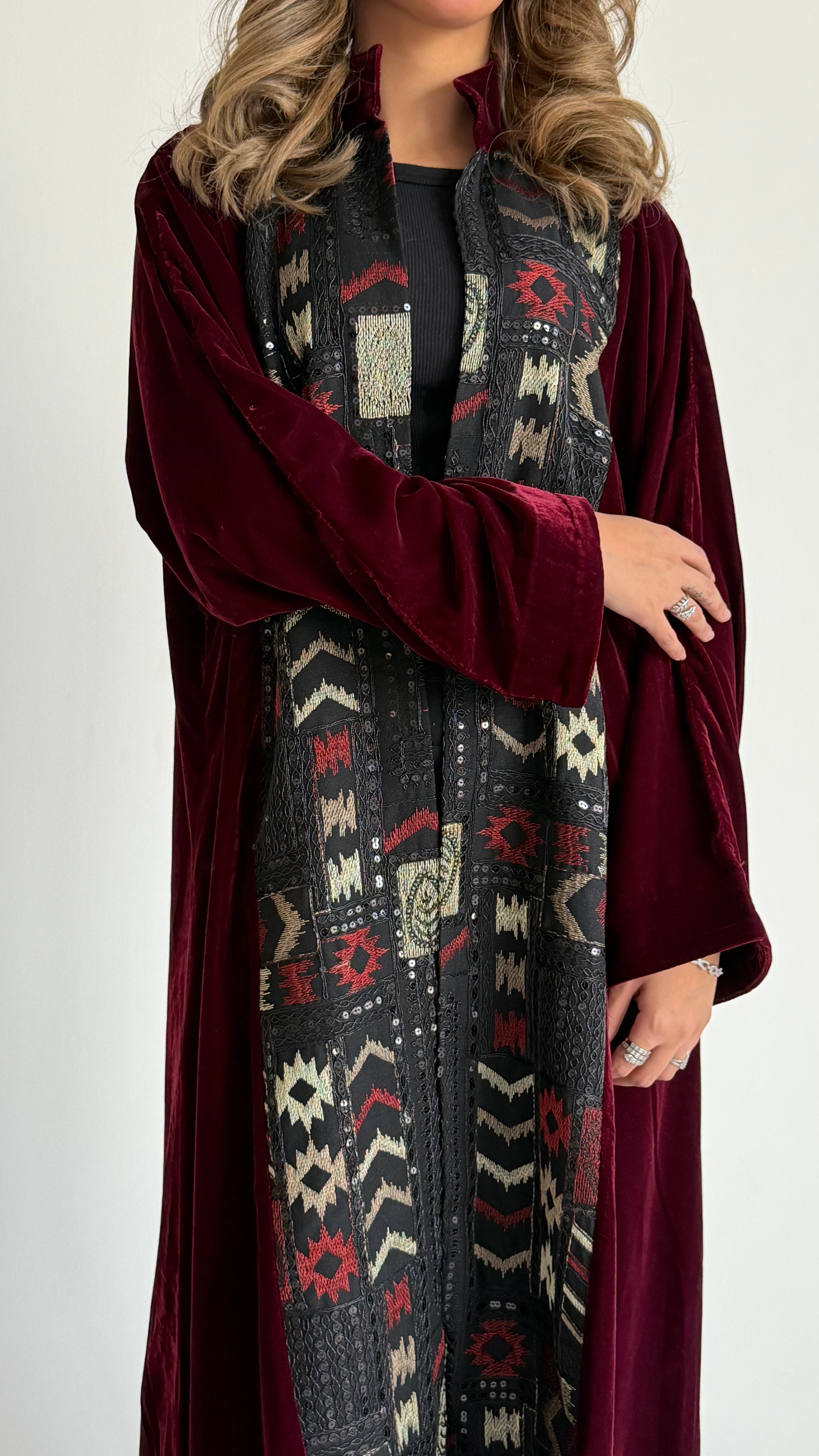 MWT548 - عباية مخمل عنابي مع تطريز هندي - Aya