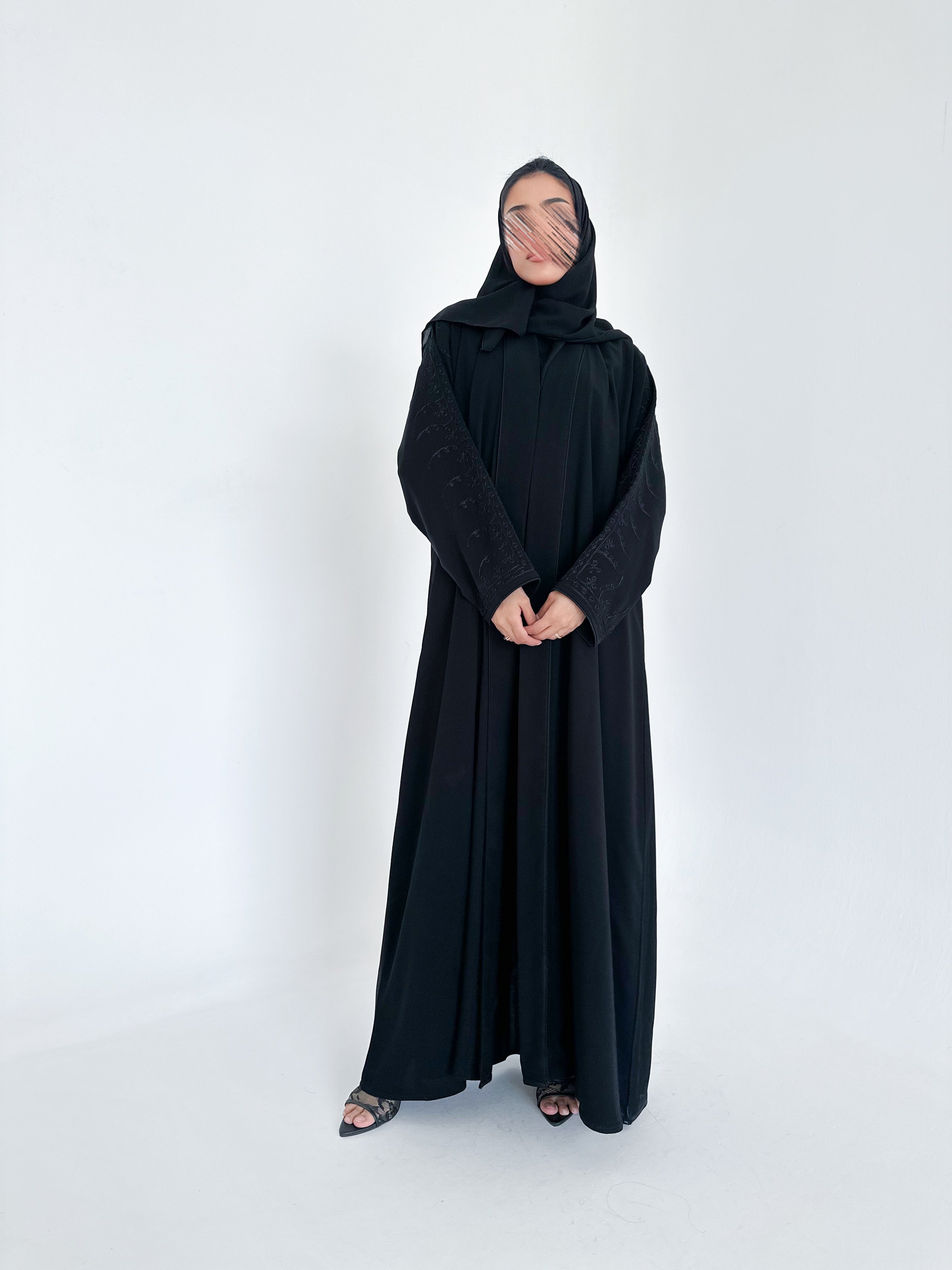 MW645 - Light Crepe Standing with Jacquard Half-Cloche