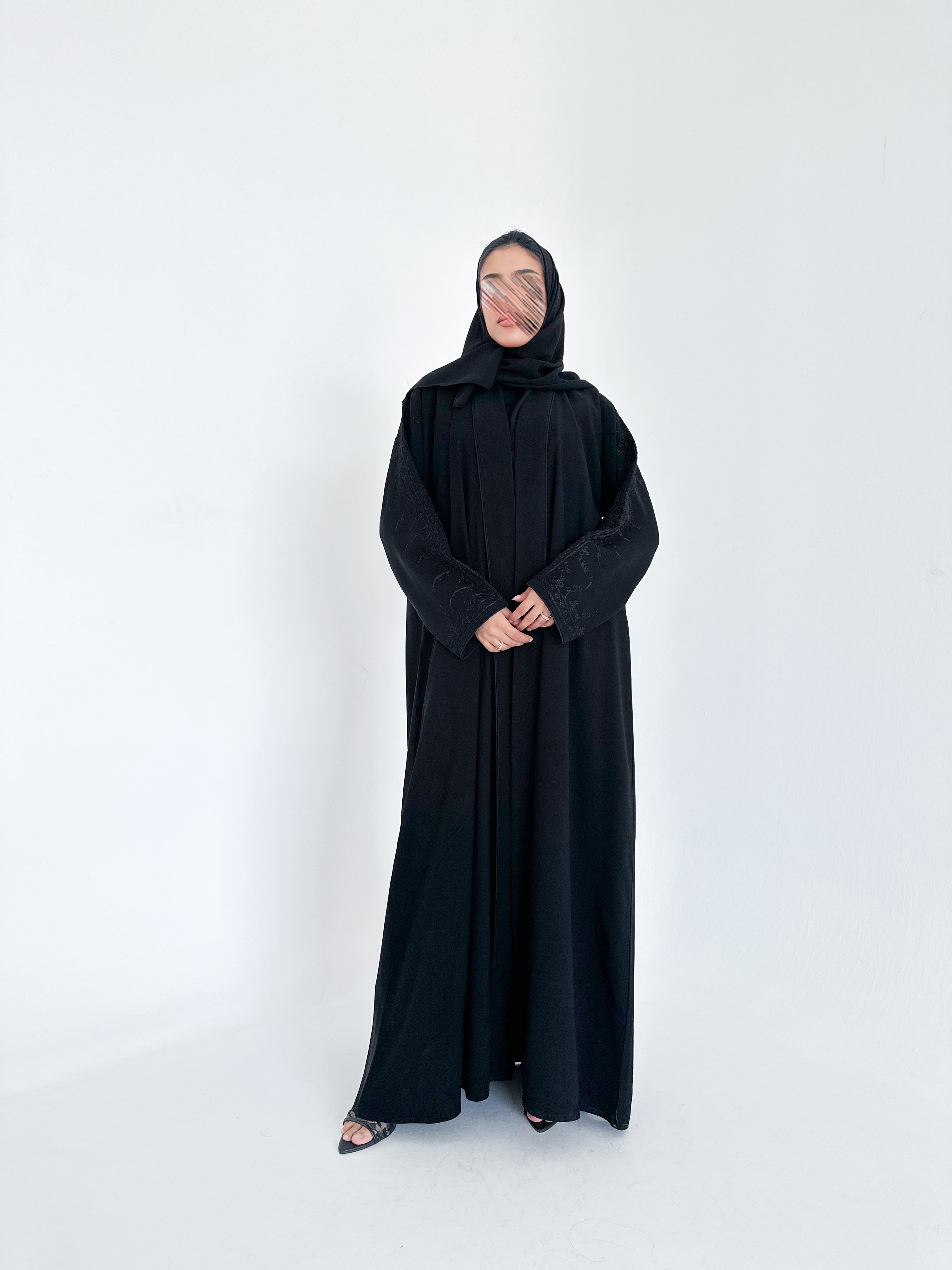 MW645 - Light Crepe Standing with Jacquard Half-Cloche