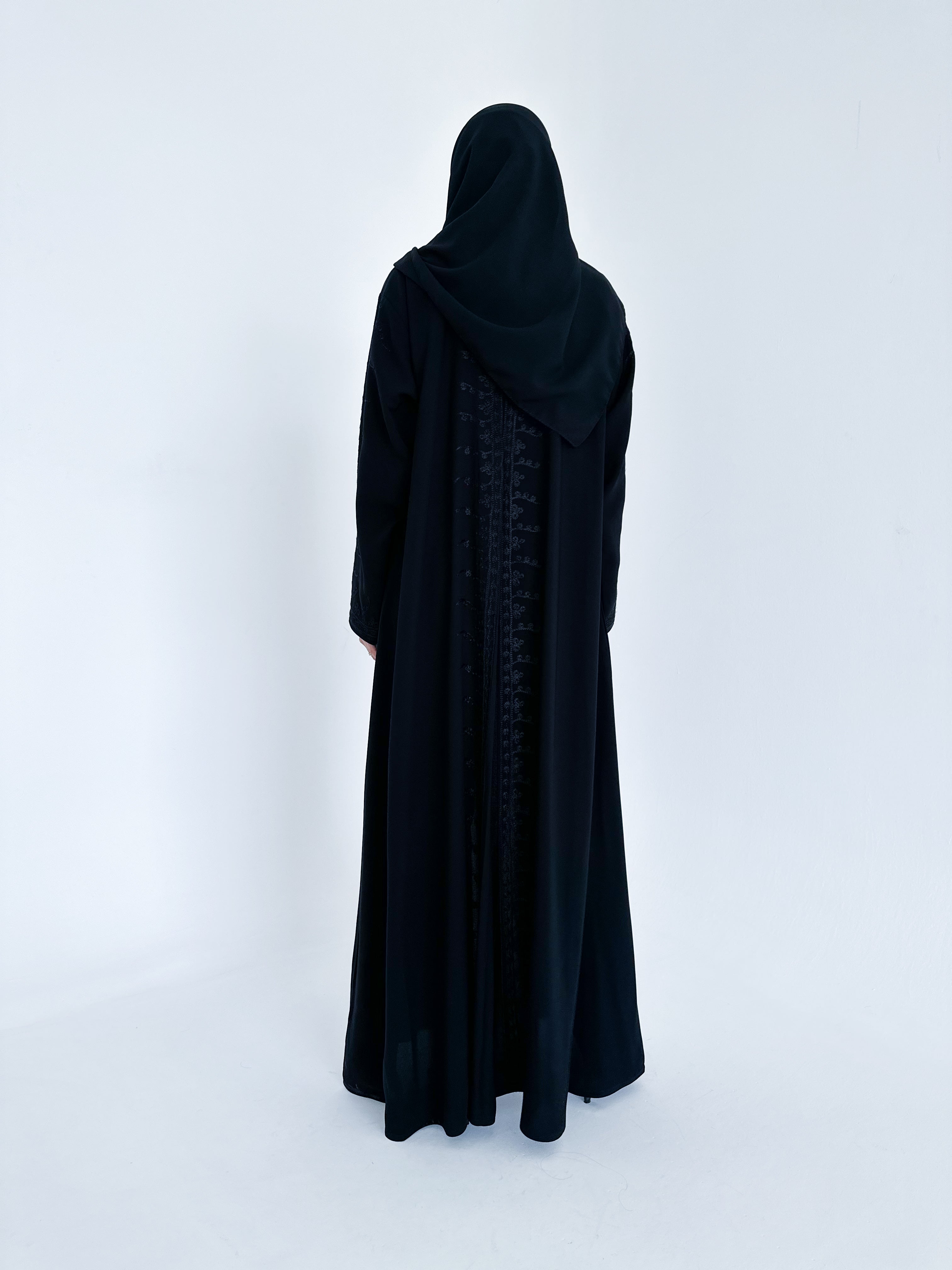 MW645 - Light Crepe Standing with Jacquard Half-Cloche