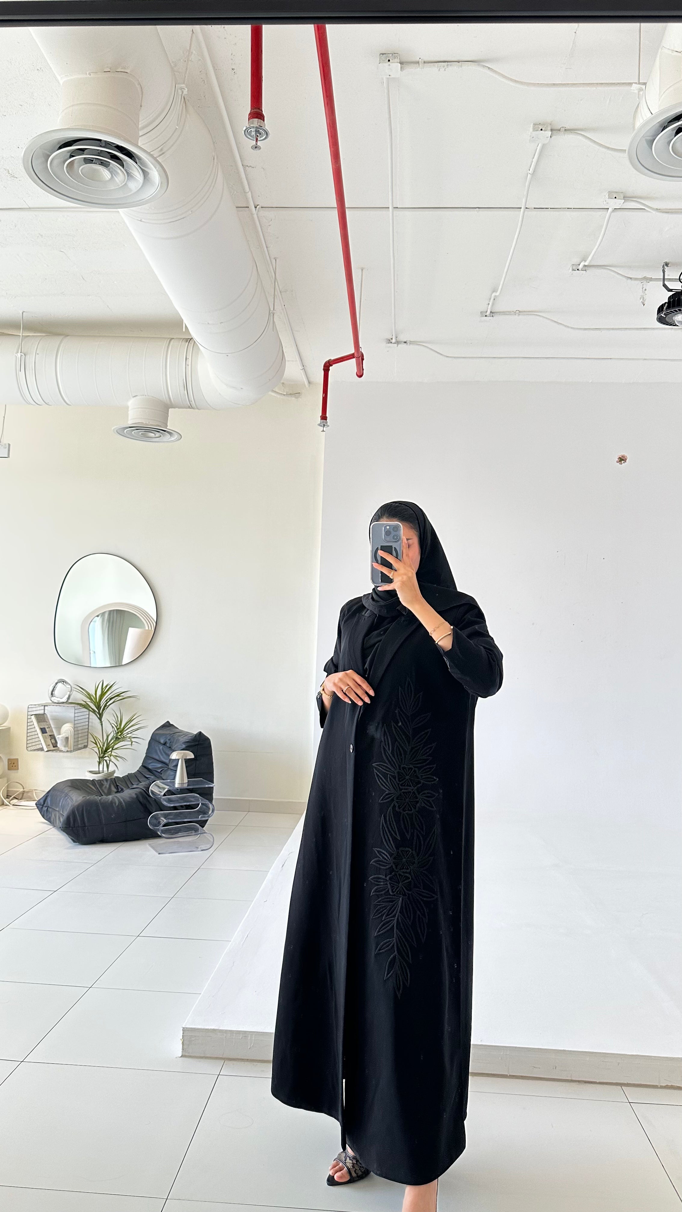 MW645 - Light Crepe Standing with Jacquard Half-Cloche
