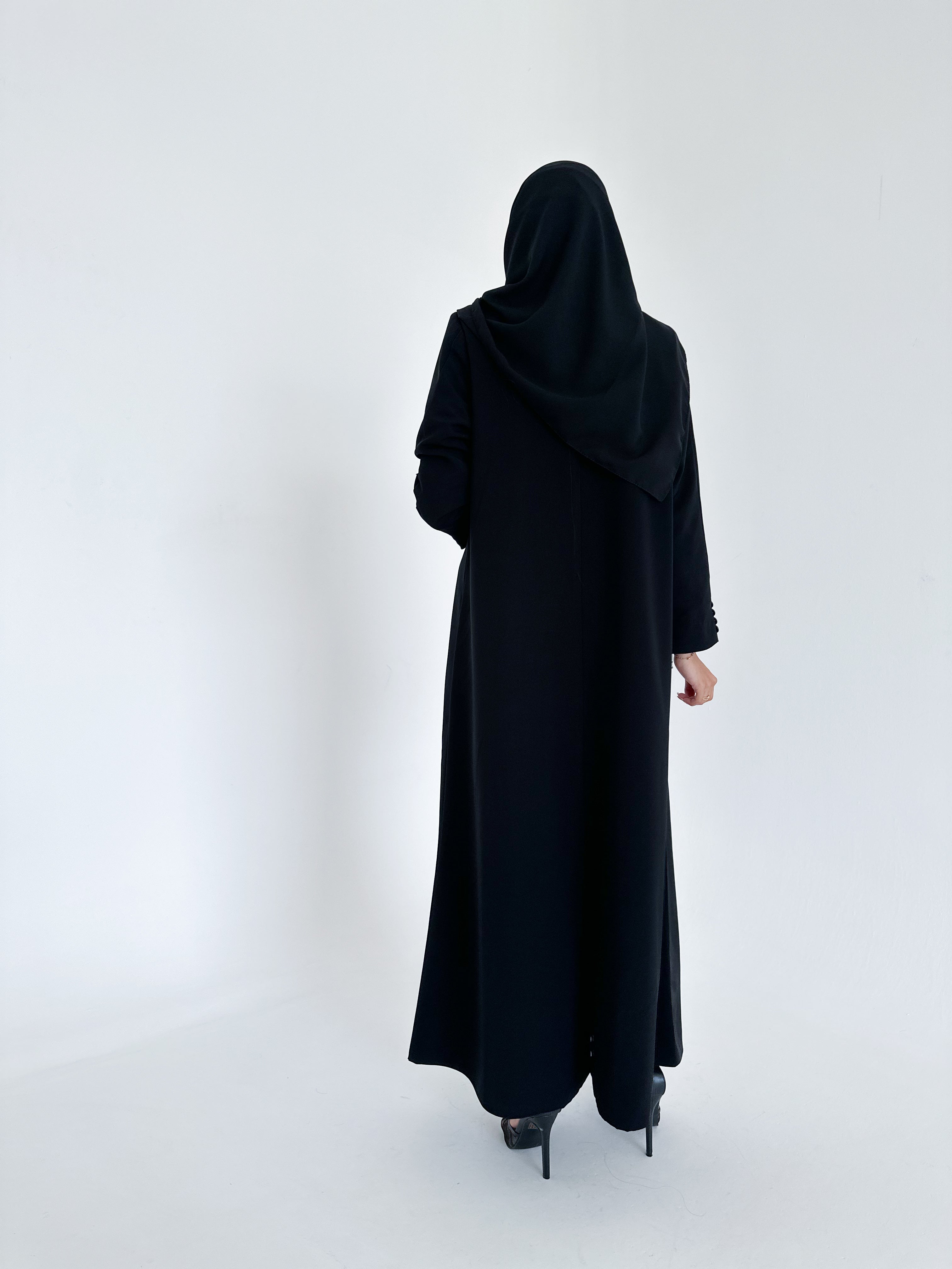 MW645 - Light Crepe Standing with Jacquard Half-Cloche