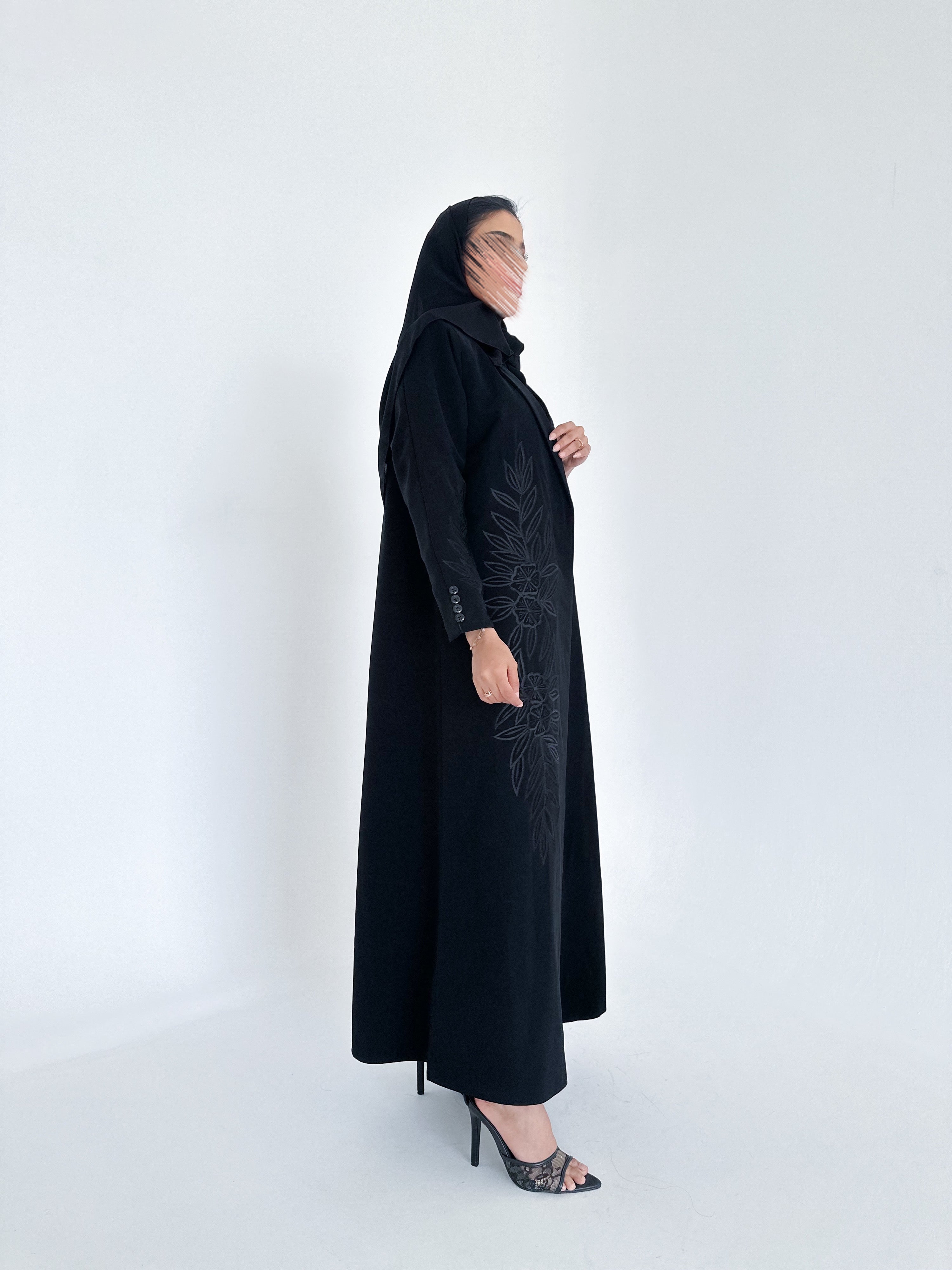 MW645 - Light Crepe Standing with Jacquard Half-Cloche