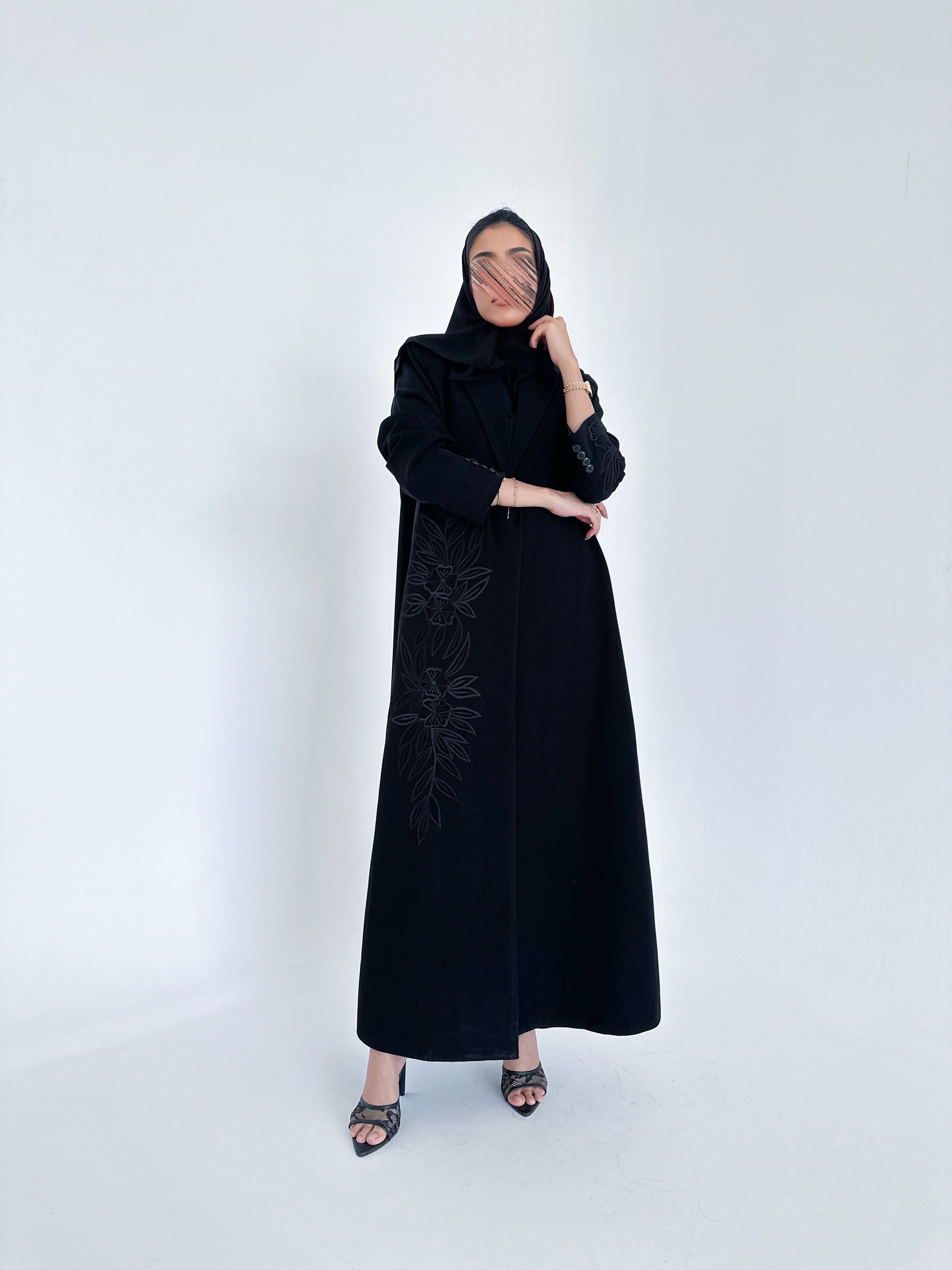 MW645 - Light Crepe Standing with Jacquard Half-Cloche