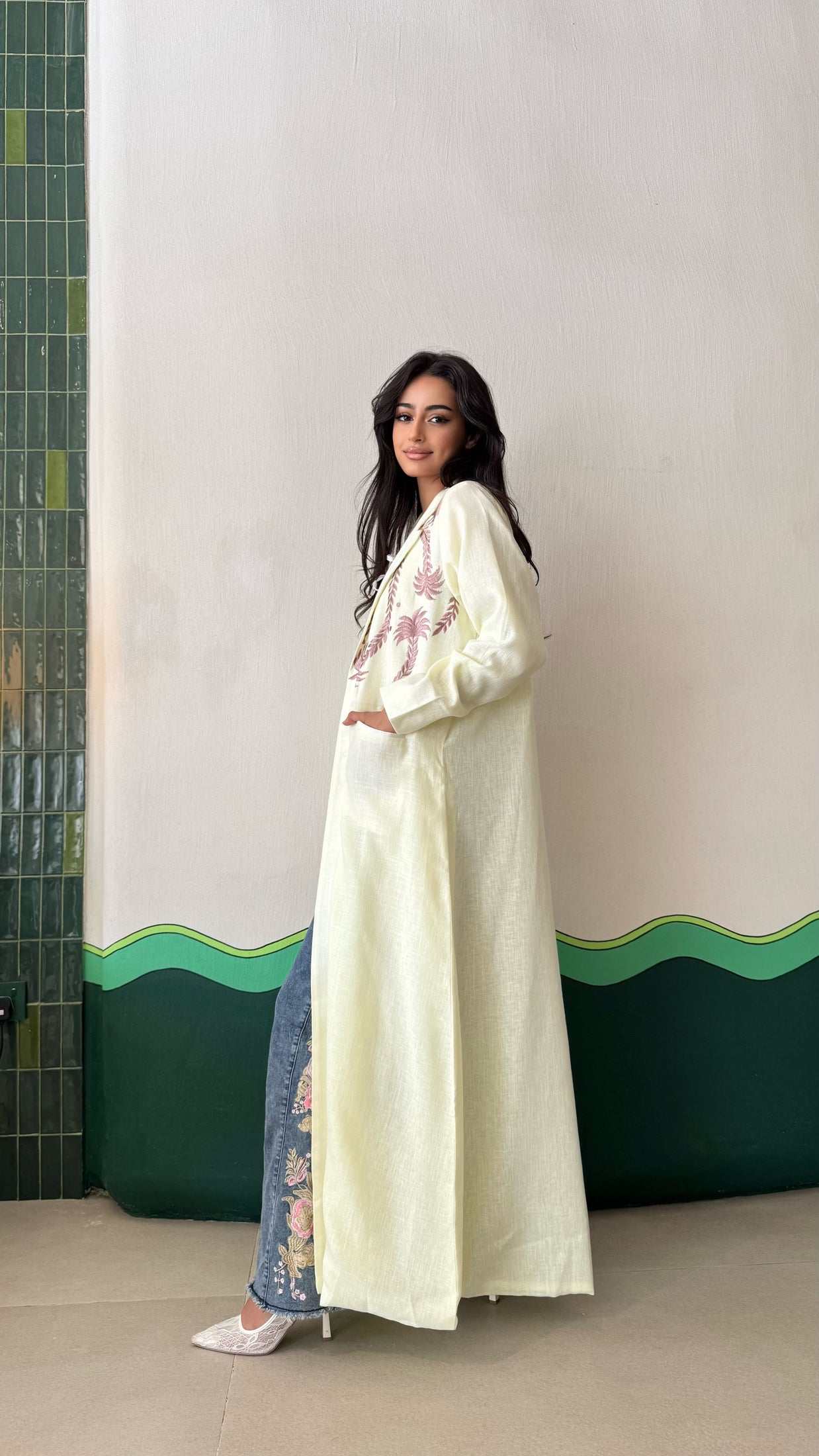 MWT426 - عباية بليزر مع تطريز - Aya