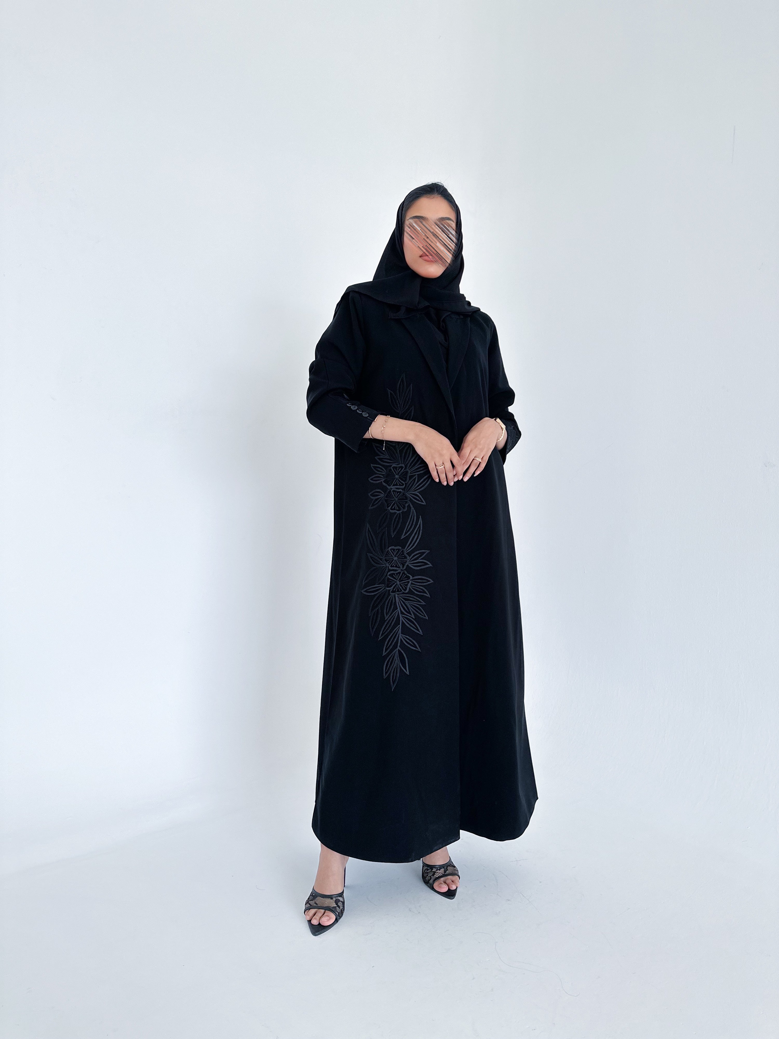 MW645 - Light Crepe Standing with Jacquard Half-Cloche
