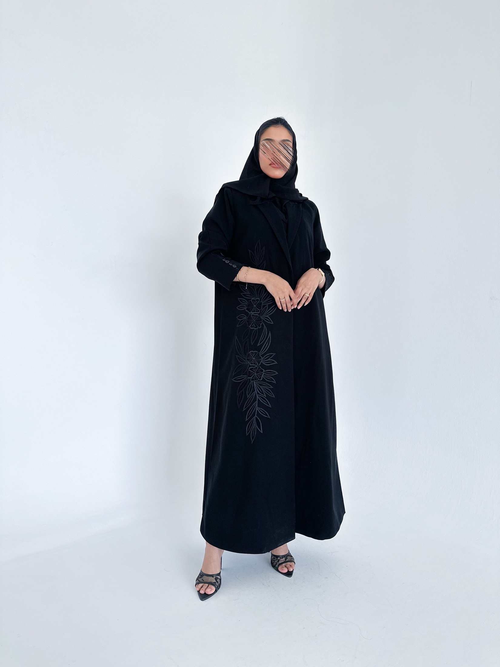 MW1341 - عباية بليزر بتطريز اسود - Aya