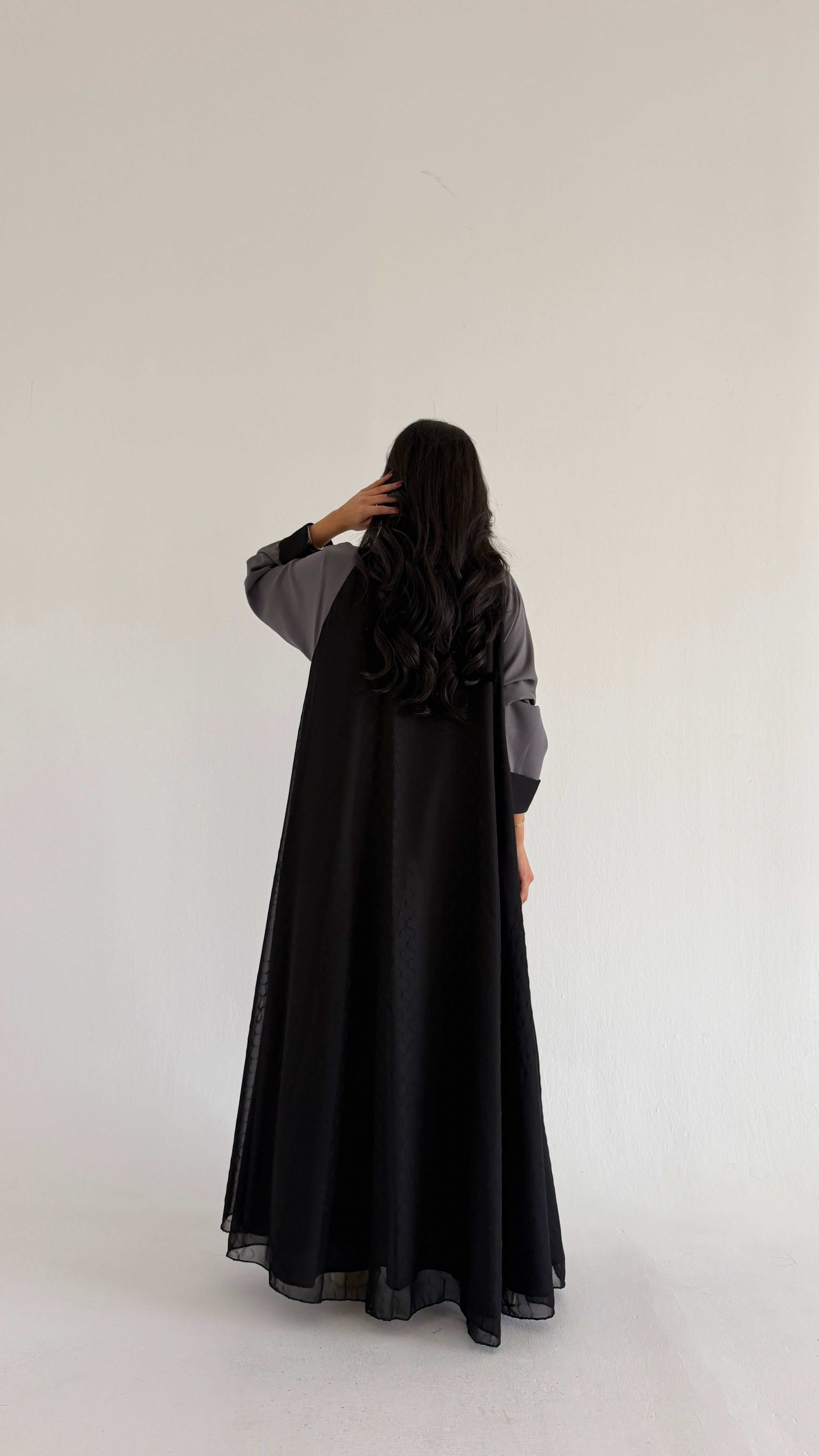 MW2070 - عبايه كلوش مع اضافه شيفون مبطن - Aya