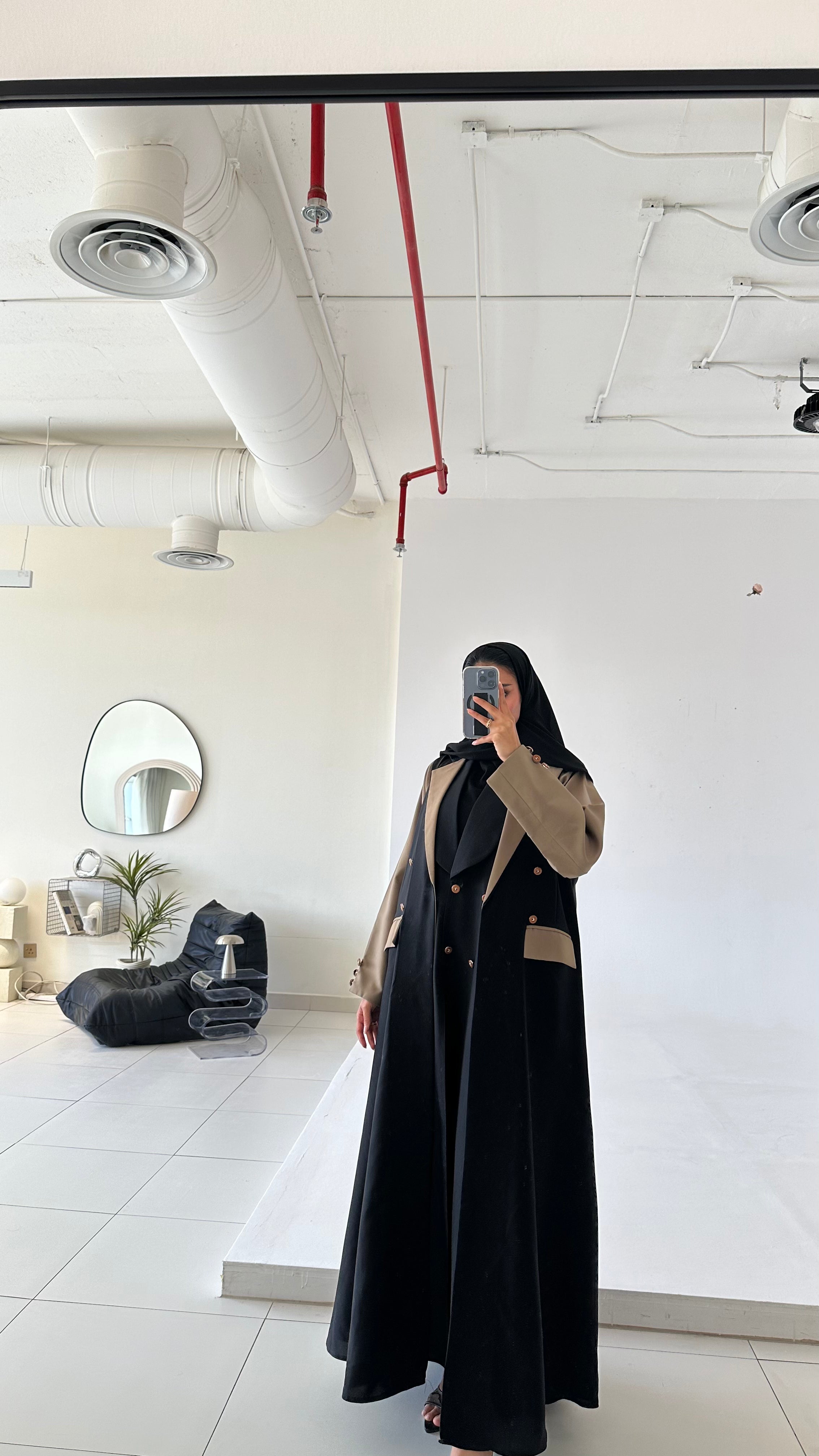 MW645 - Light Crepe Standing with Jacquard Half-Cloche