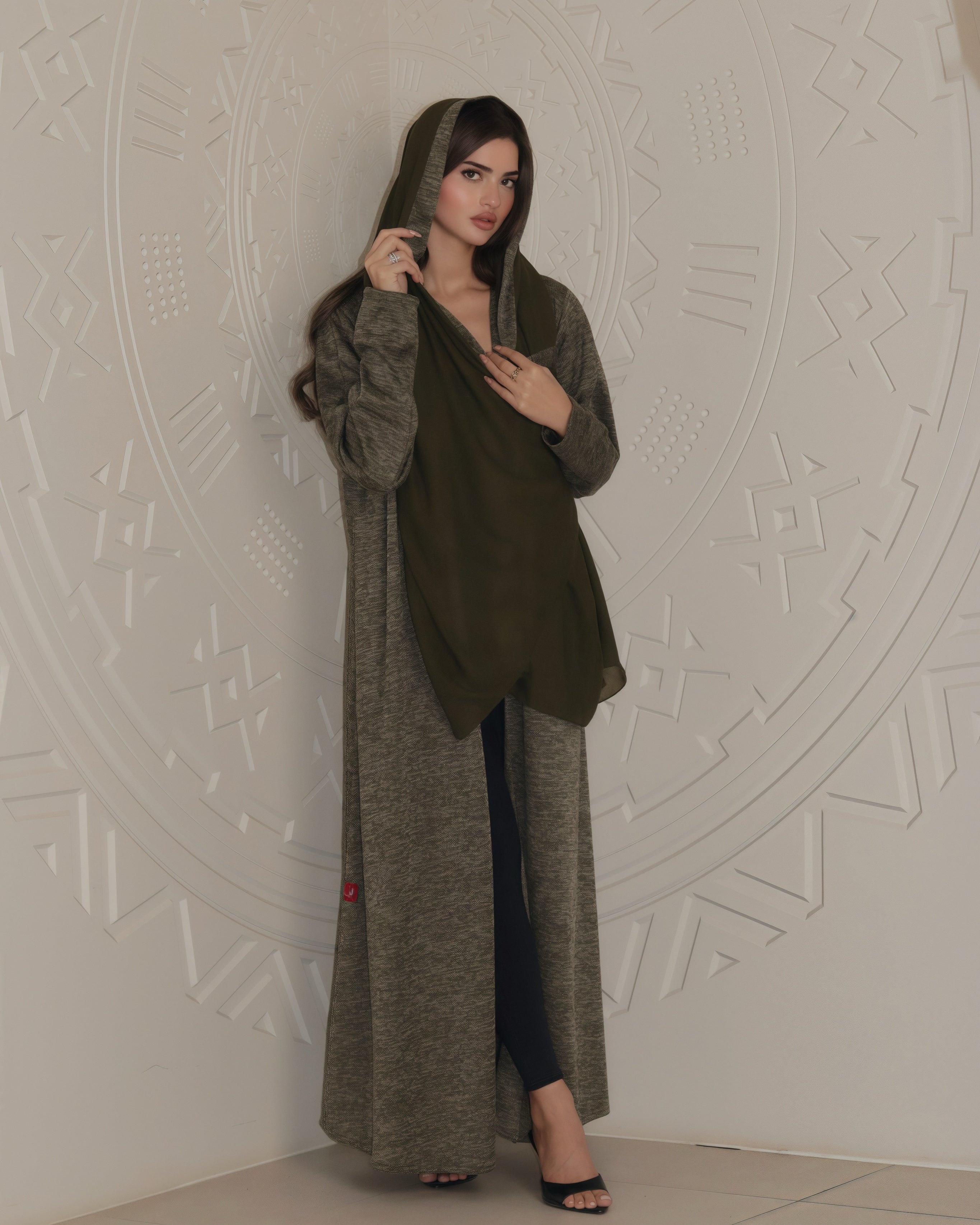 MW645 - Light Crepe Standing with Jacquard Half-Cloche