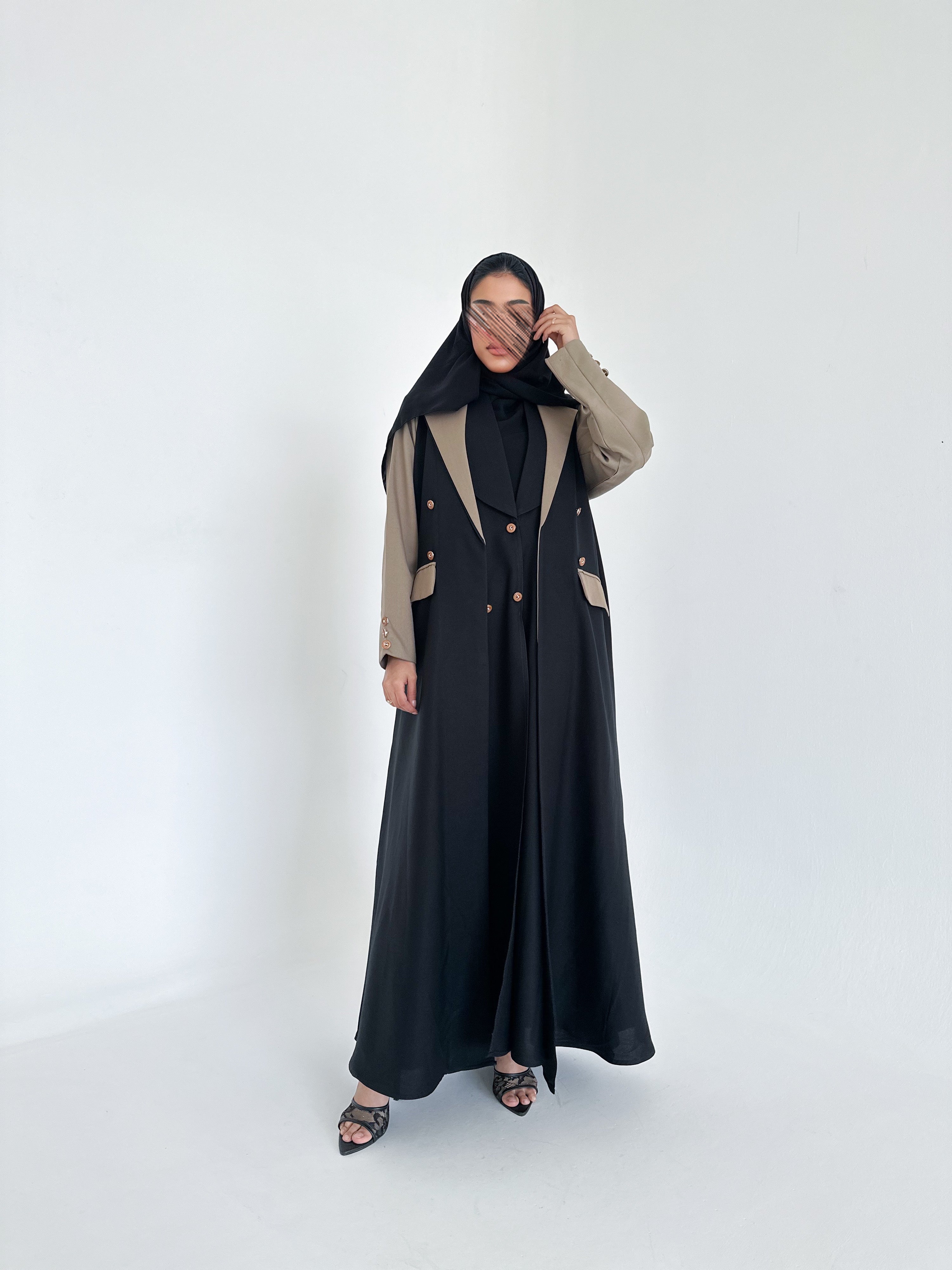 MW645 - Light Crepe Standing with Jacquard Half-Cloche