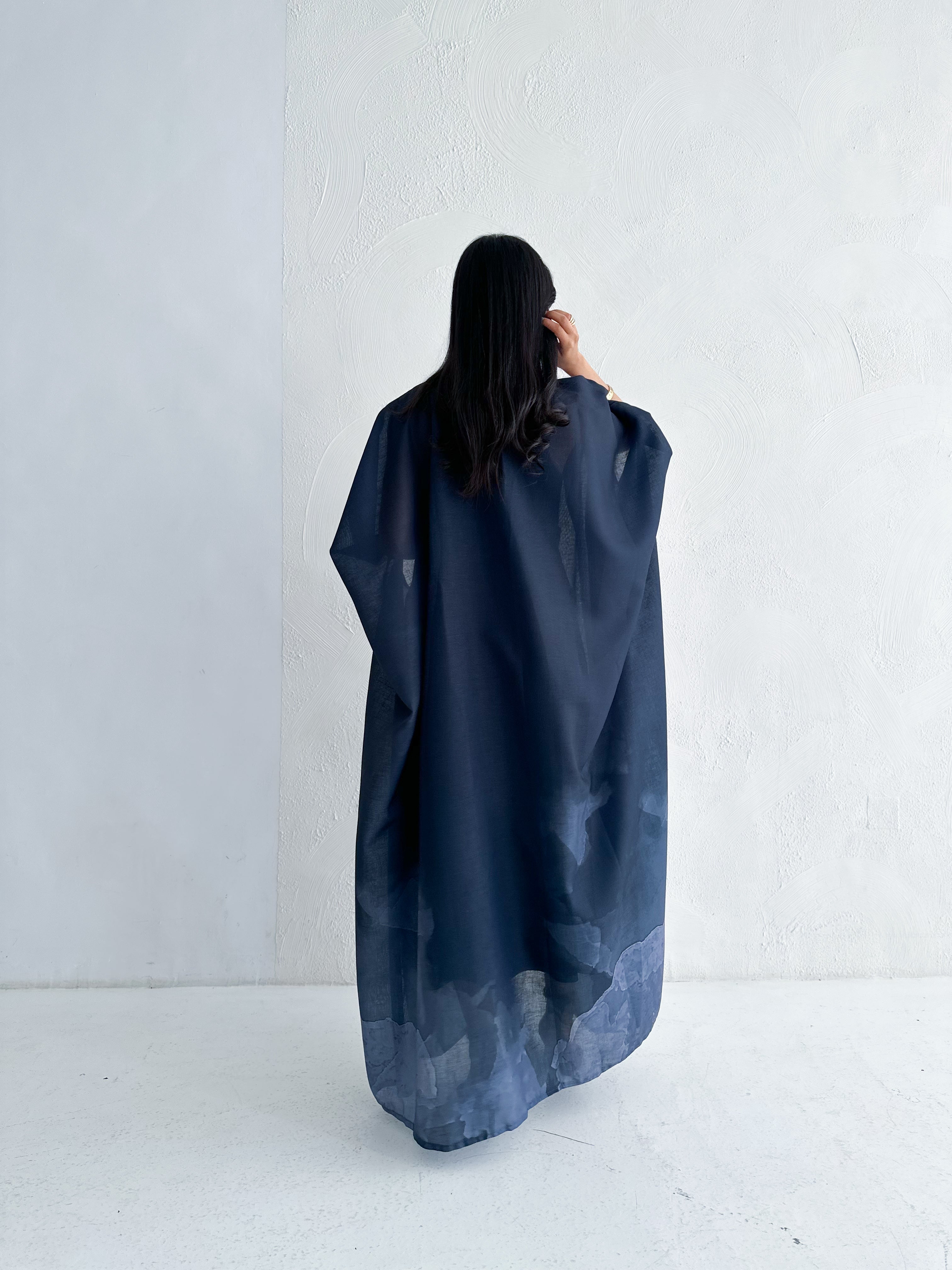 MW645 - Light Crepe Standing with Jacquard Half-Cloche