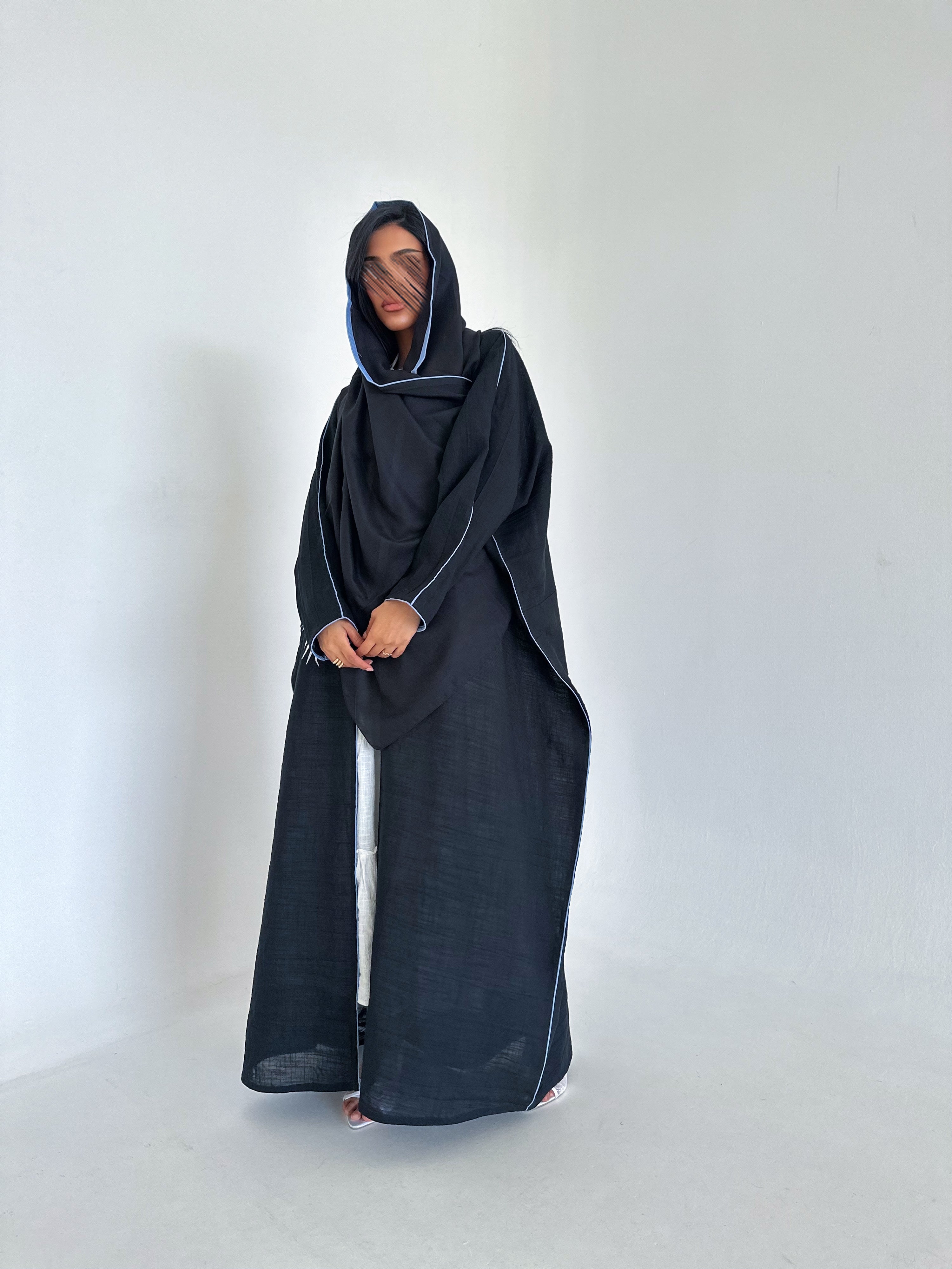 MW645 - Light Crepe Standing with Jacquard Half-Cloche