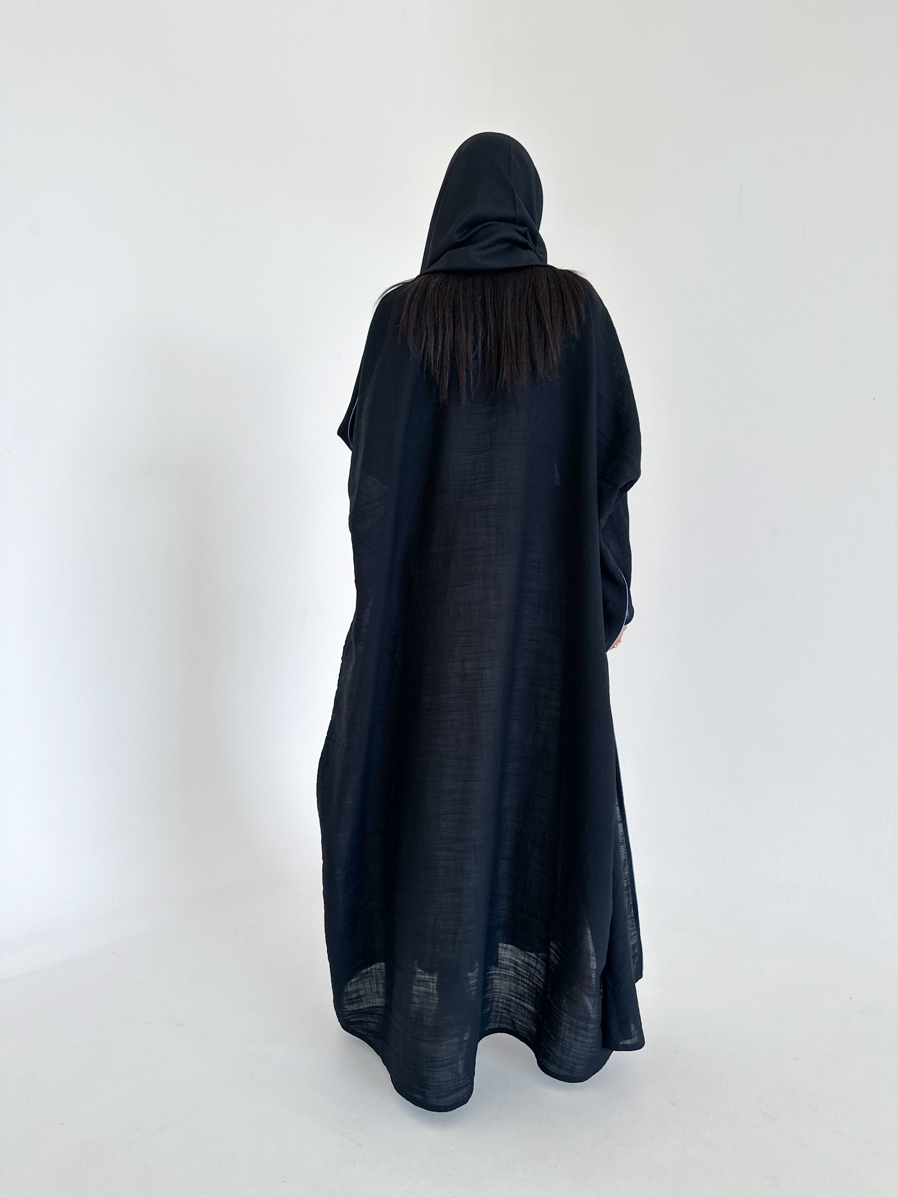 MW1343 - عباية فراشة بنقشة طيور مطرزة يدوياً - Aya