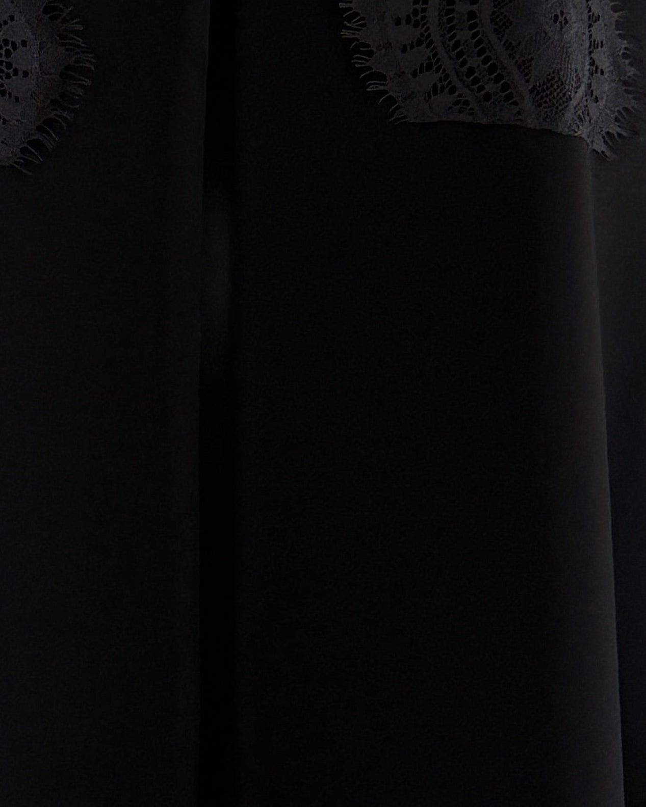 MWT1010 - عباية مع تدخيلة دانتيل بشكل راقي - Aya