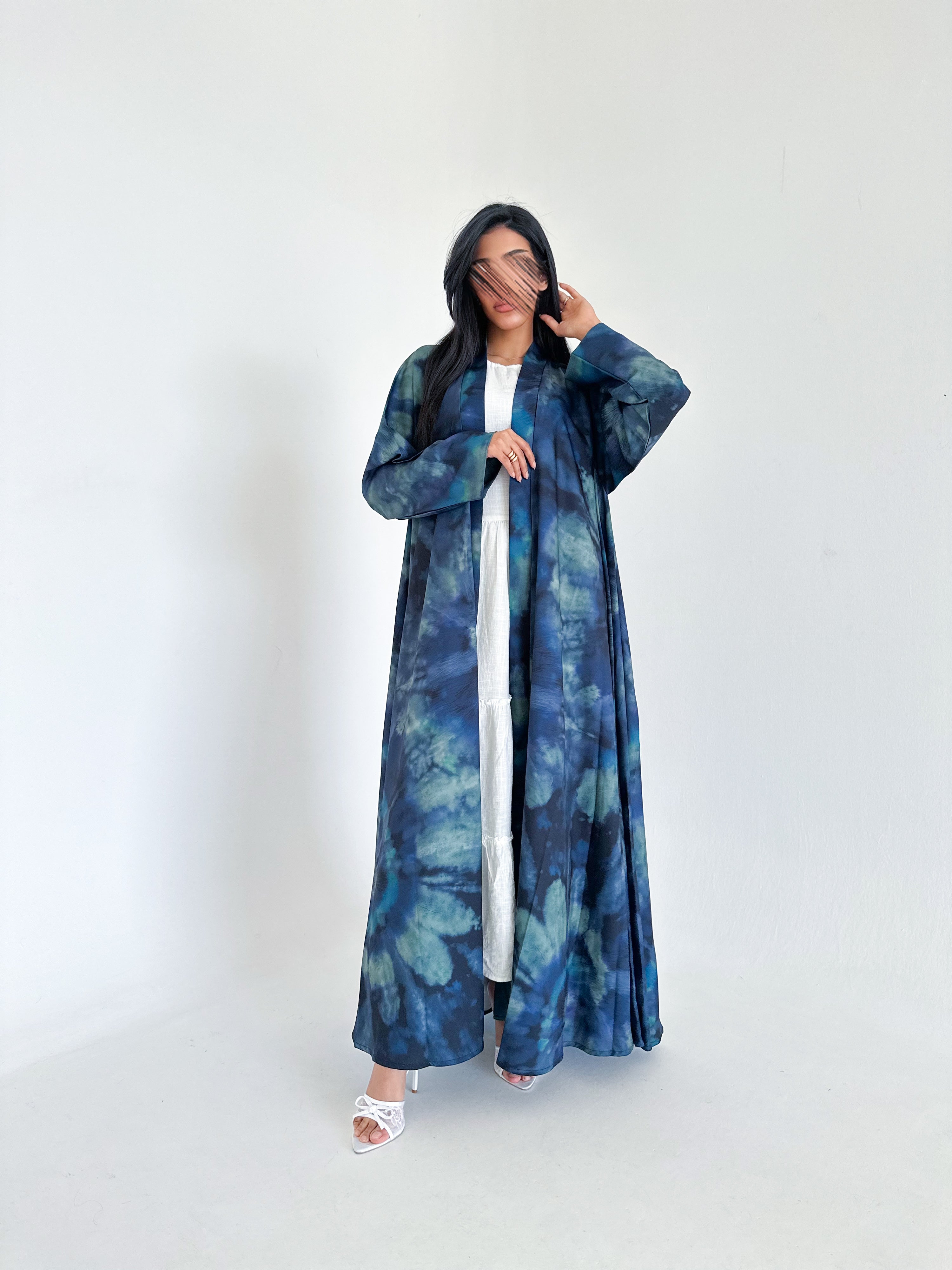 MW1358 - عباية بلون ازرق مطبوعة - Aya