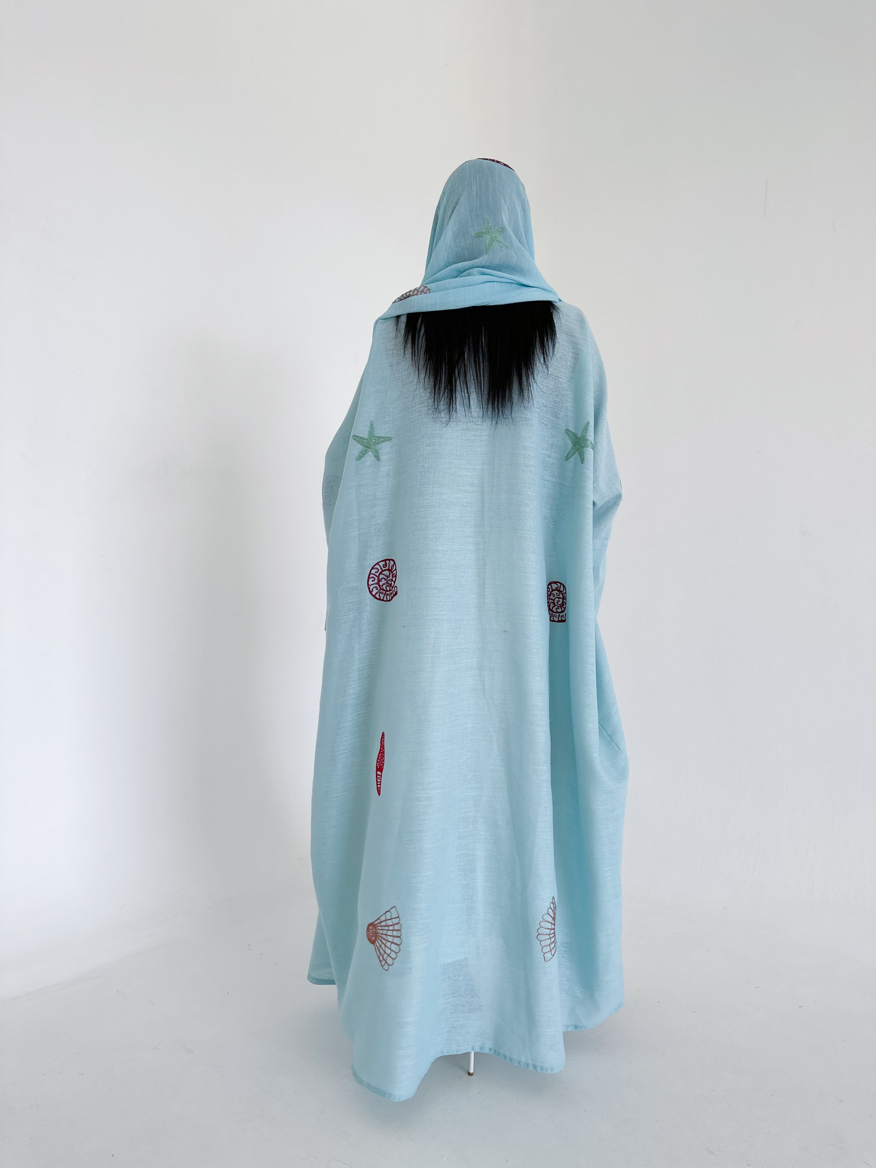 MW645 - Light Crepe Standing with Jacquard Half-Cloche