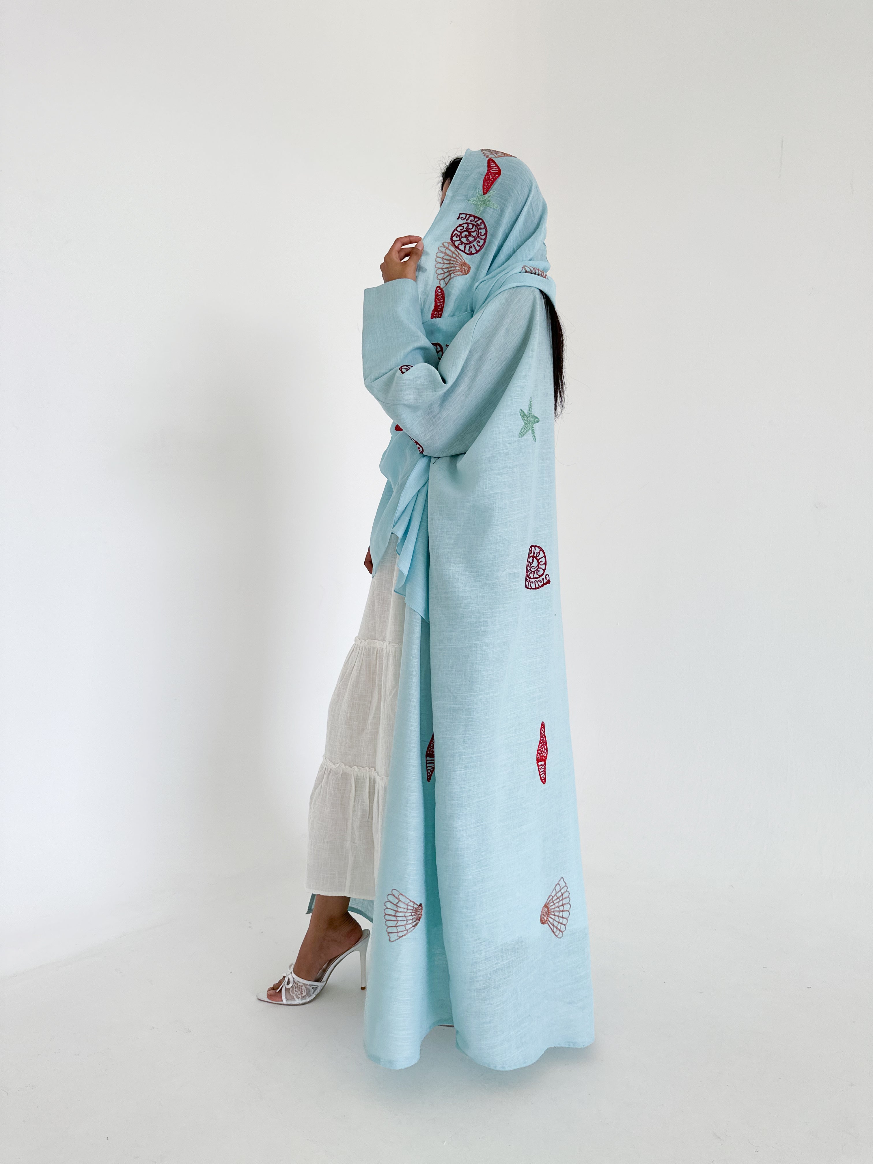 MW1345 - عباية نص فراشة بتطريز اصداف - Aya