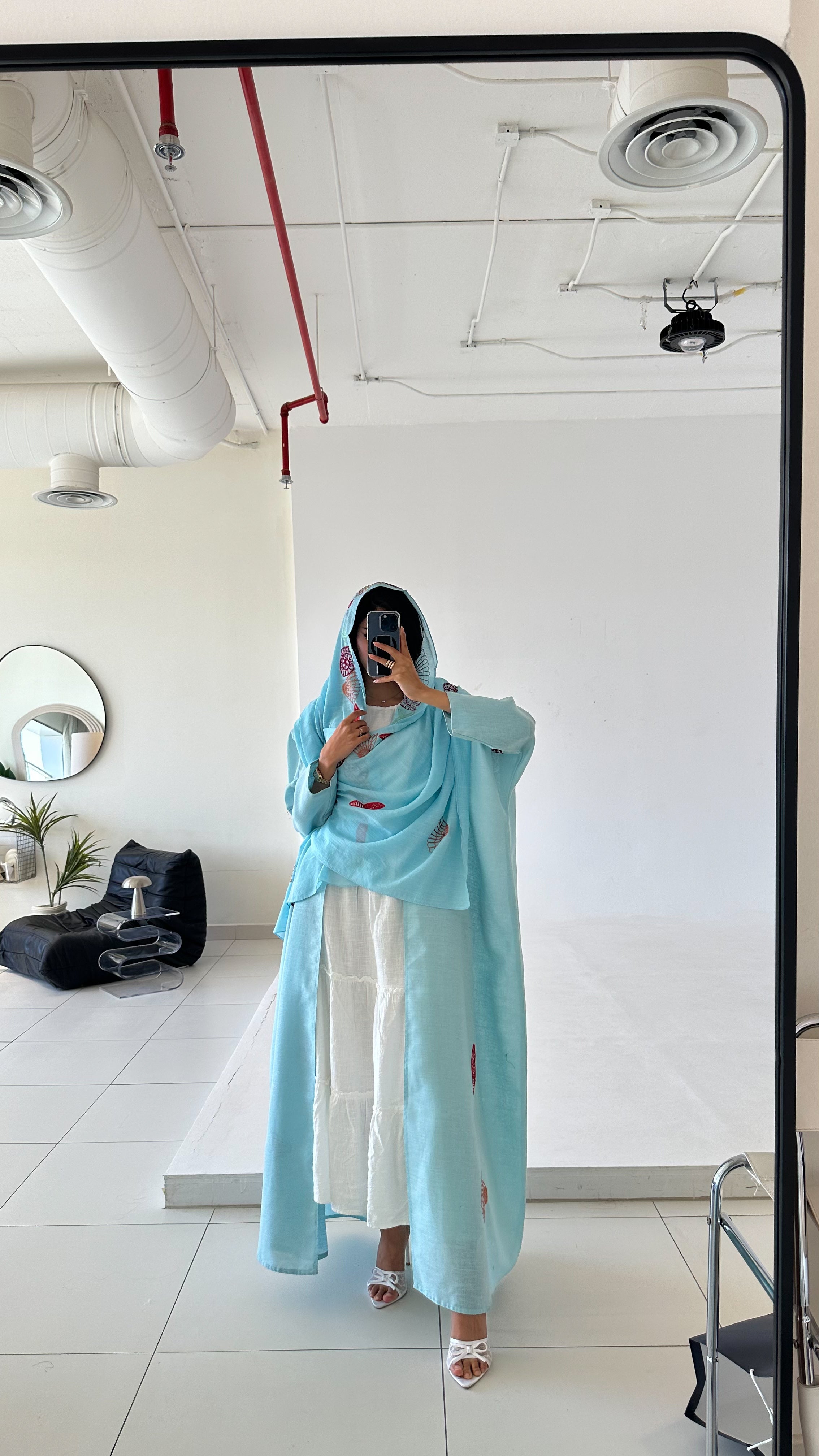 MW1345 - عباية نص فراشة بتطريز اصداف - Aya