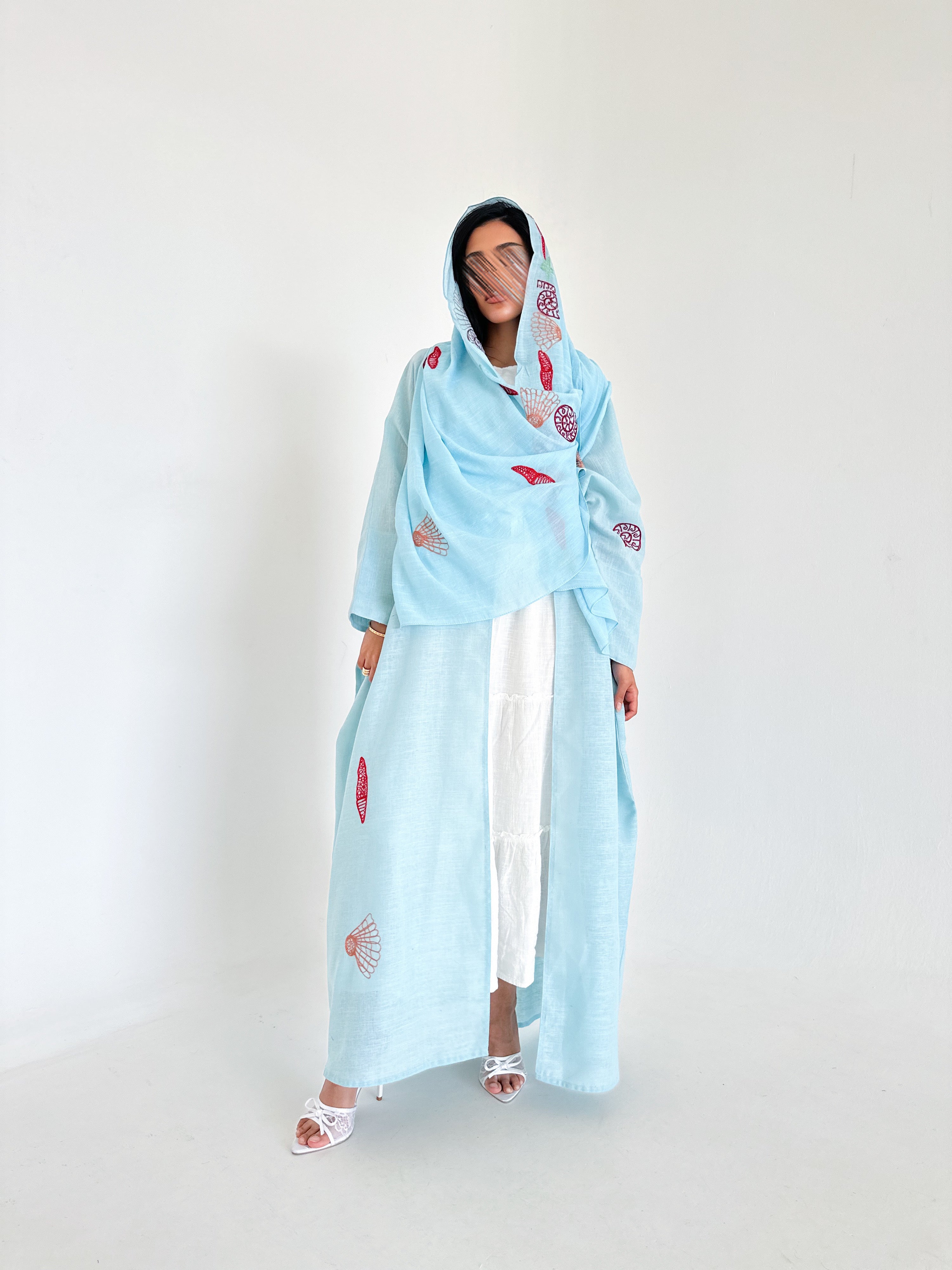 MW1345 - عباية نص فراشة بتطريز اصداف - Aya