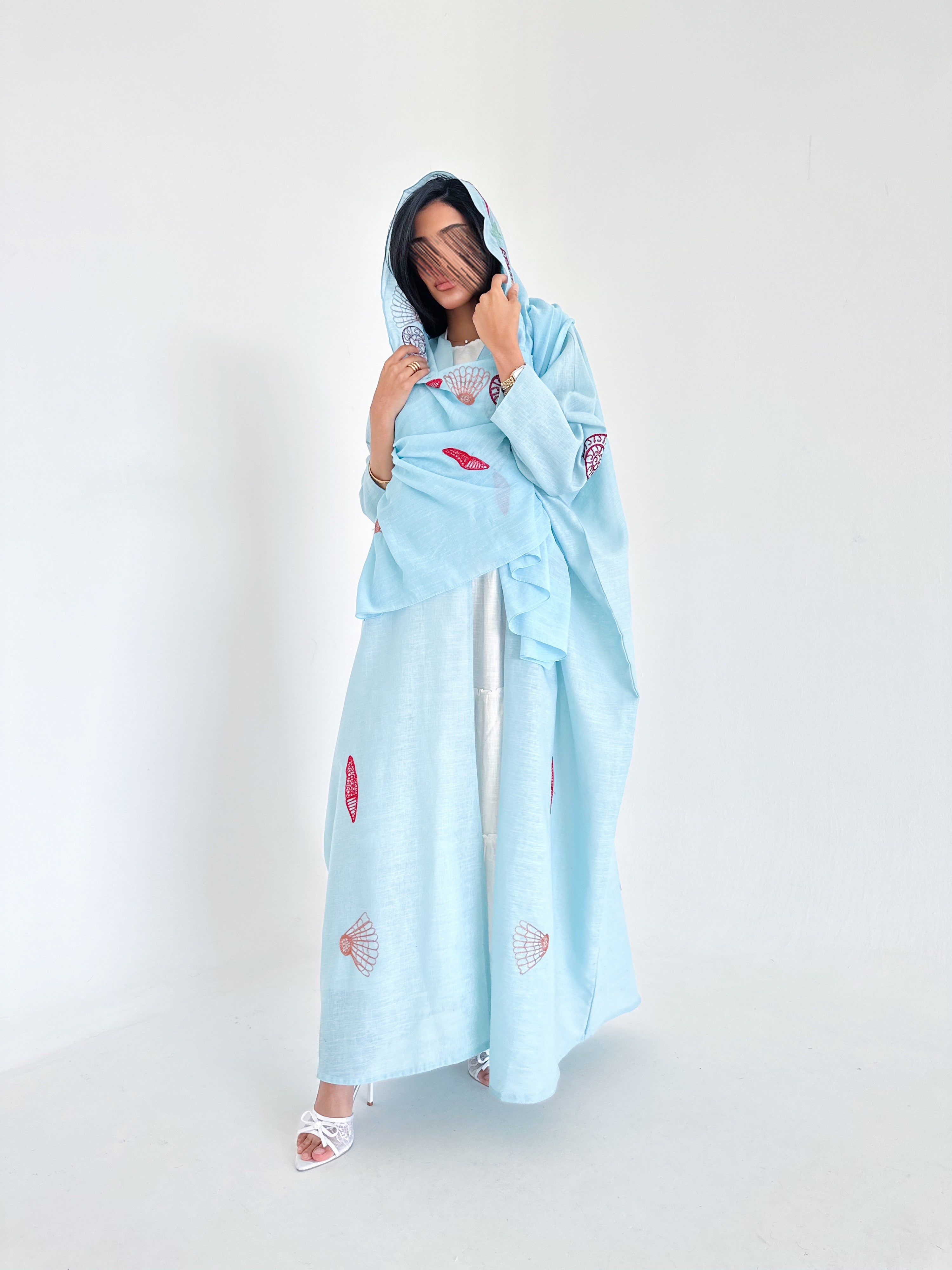 MW1345 - عباية نص فراشة بتطريز اصداف - Aya