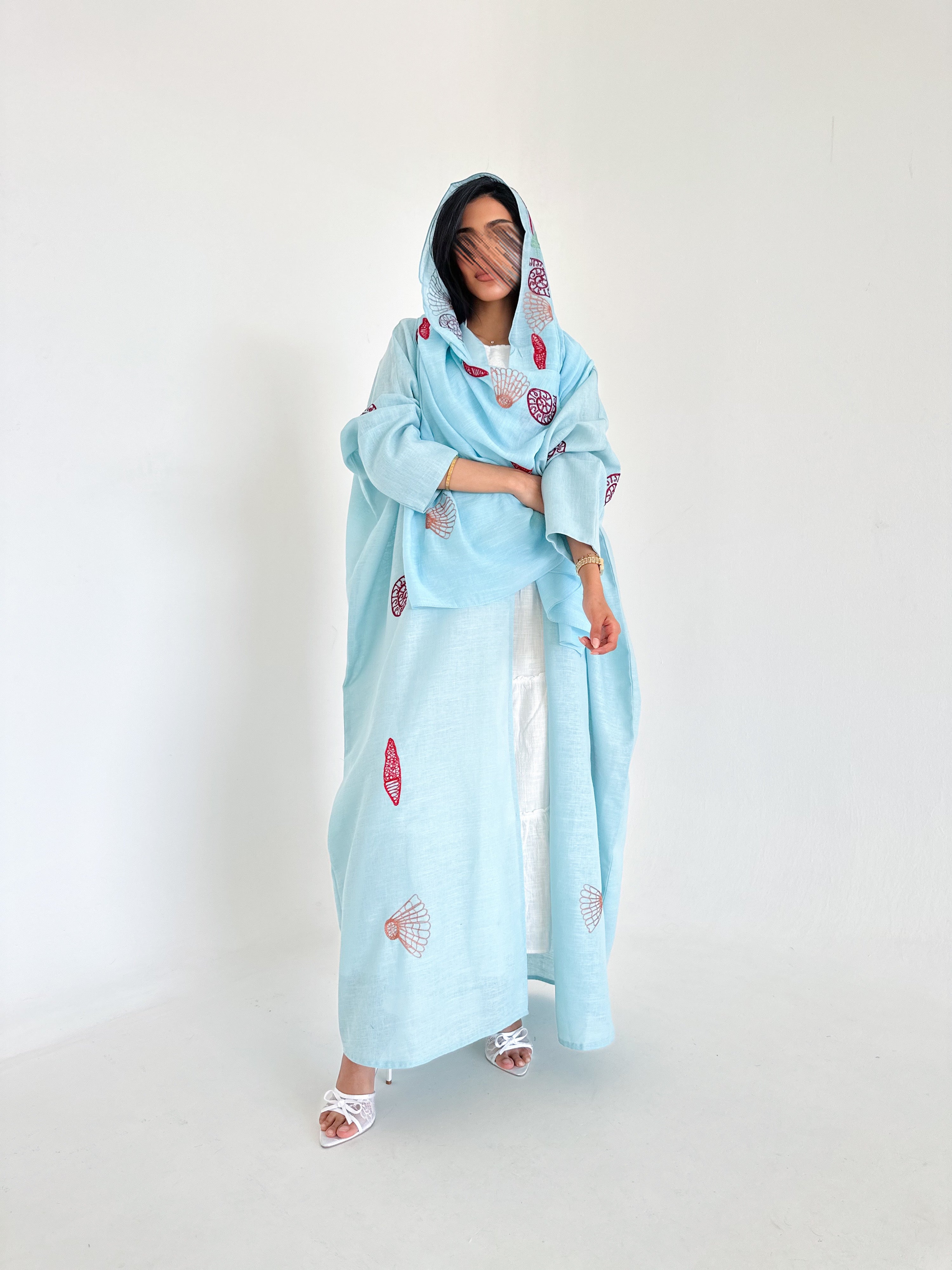 MW1345 - عباية نص فراشة بتطريز اصداف - Aya