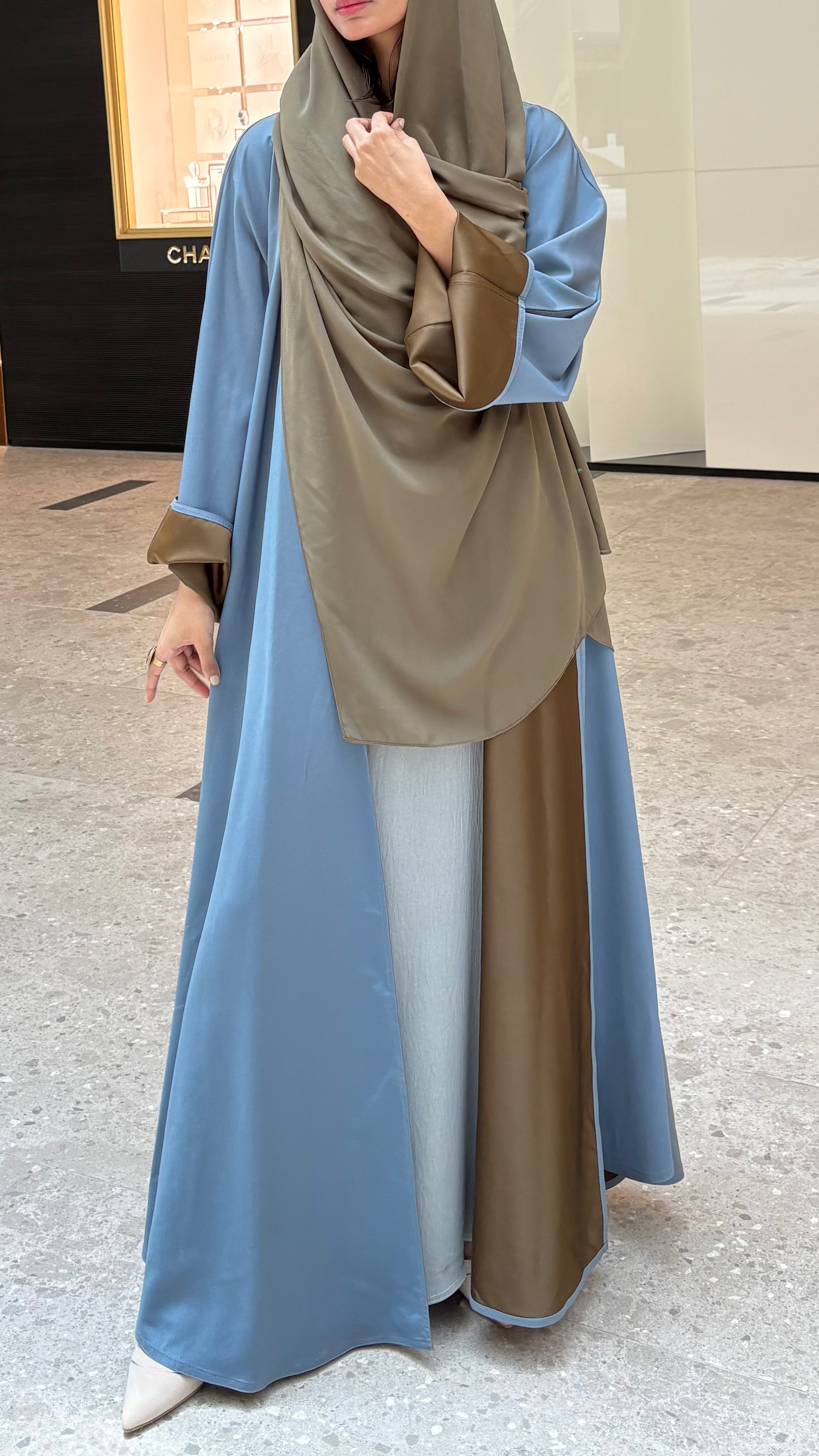 MW1326 - عباية دبل فيس باللون الأزرق الهادئ والزيتي الفاخر - Aya