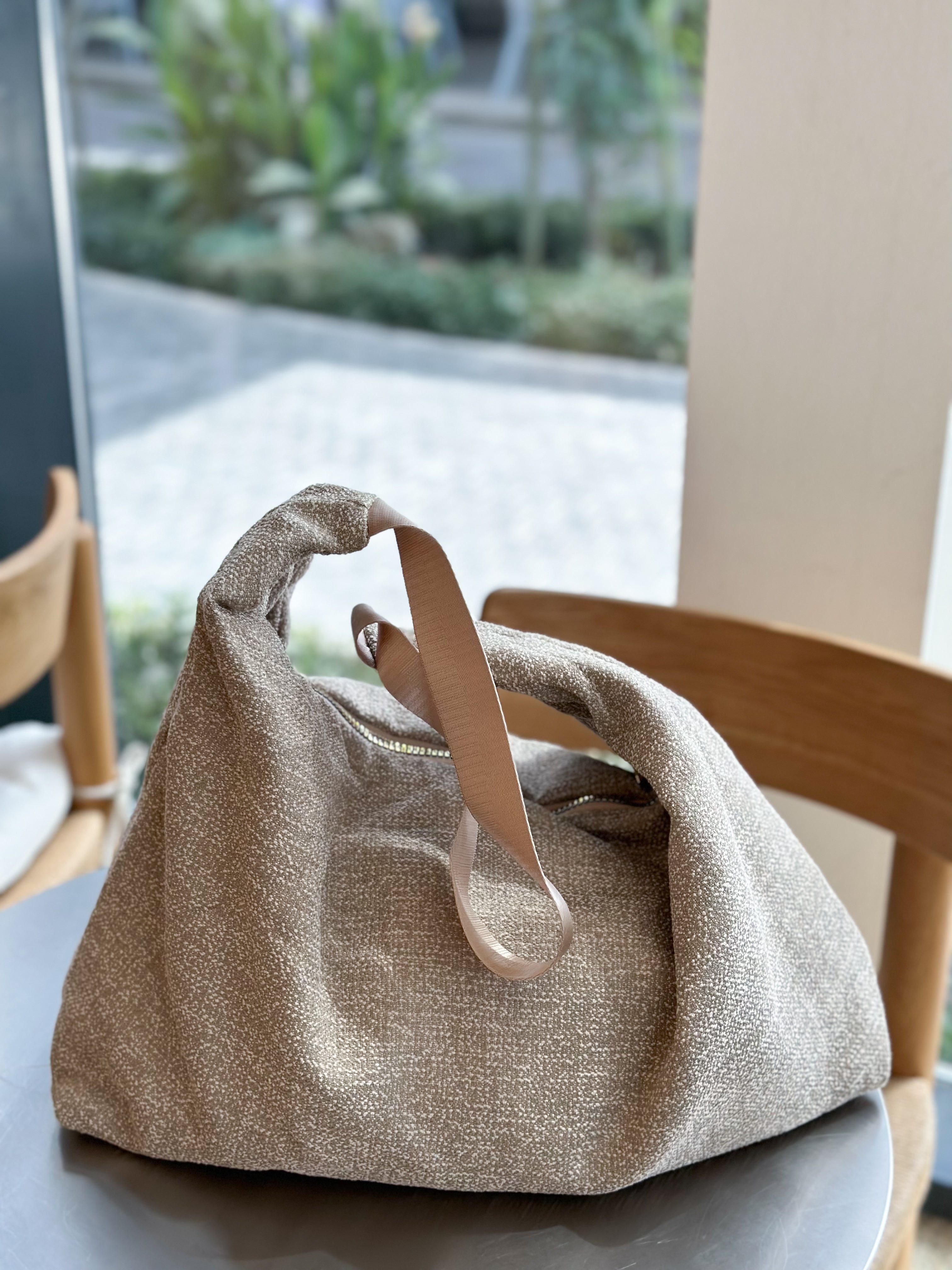 MWB0800 - شنطة هوبو كتان سميكة وعملية بيج - Aya