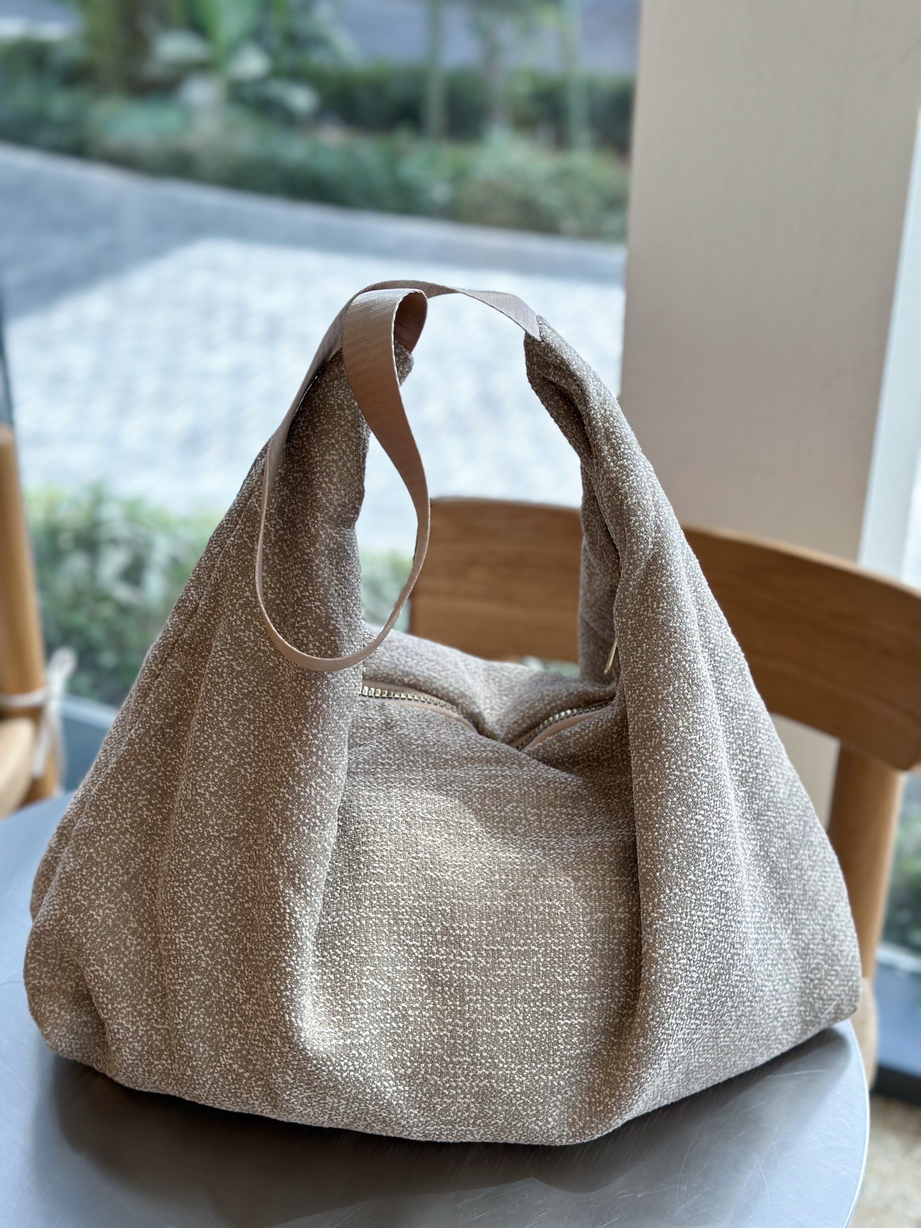 MWB0800 - شنطة هوبو كتان سميكة وعملية بيج - Aya