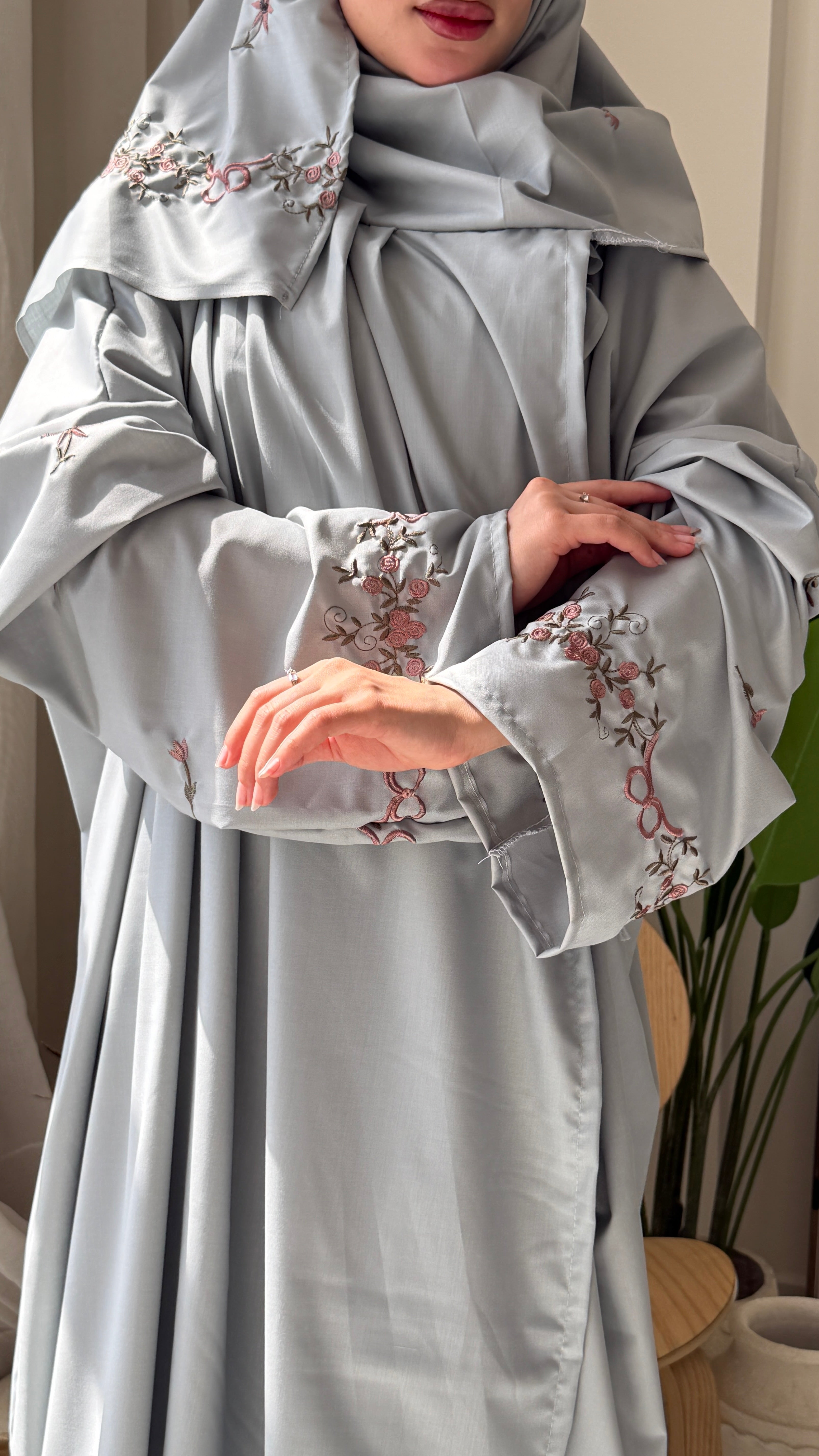 MWR04 - طقم سجادة و شرشف توليب رمادي - Aya