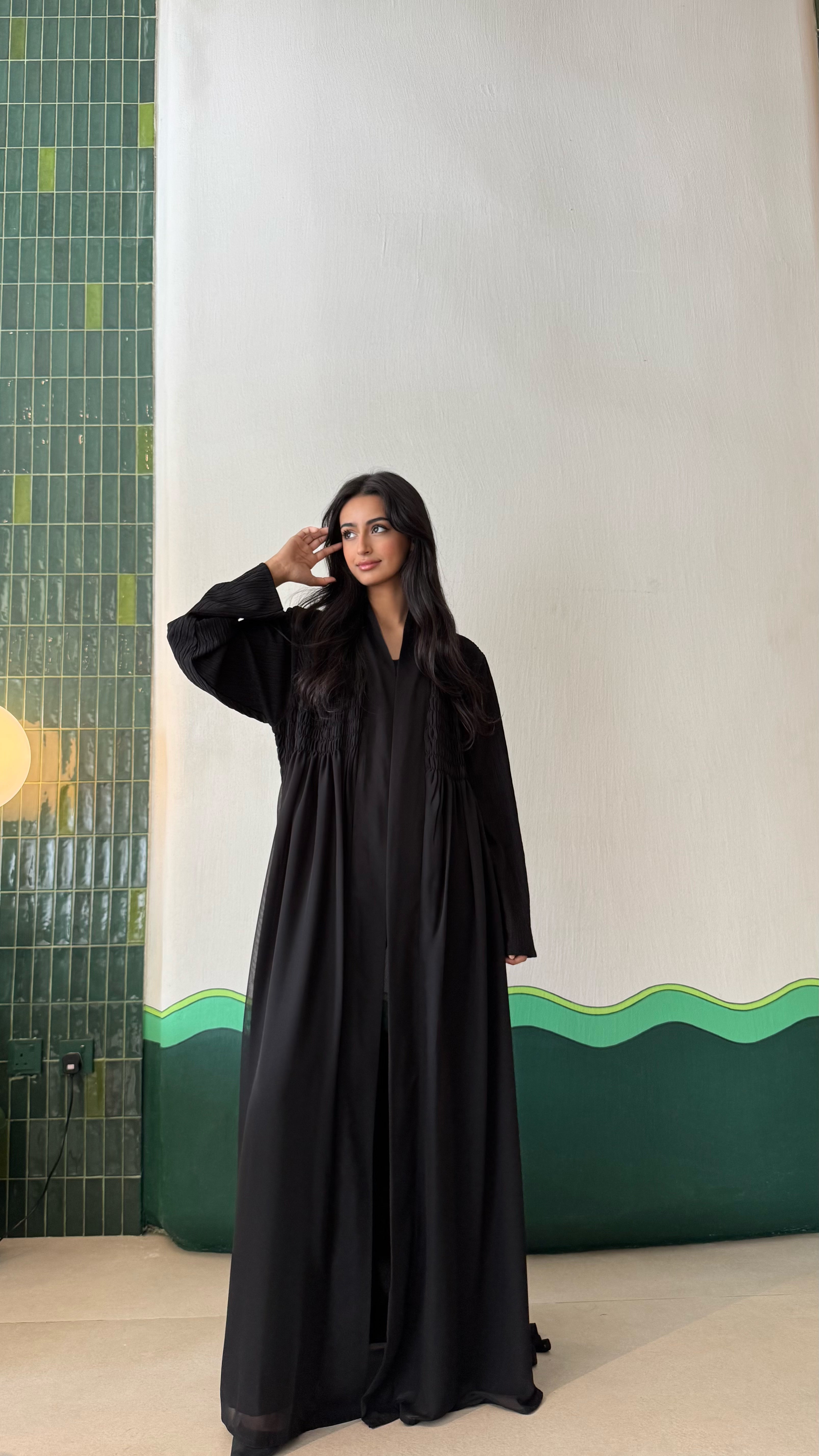 MW1652 - عباية اسود كريشة وشيفون كلوش مع فستان داخلي - Aya