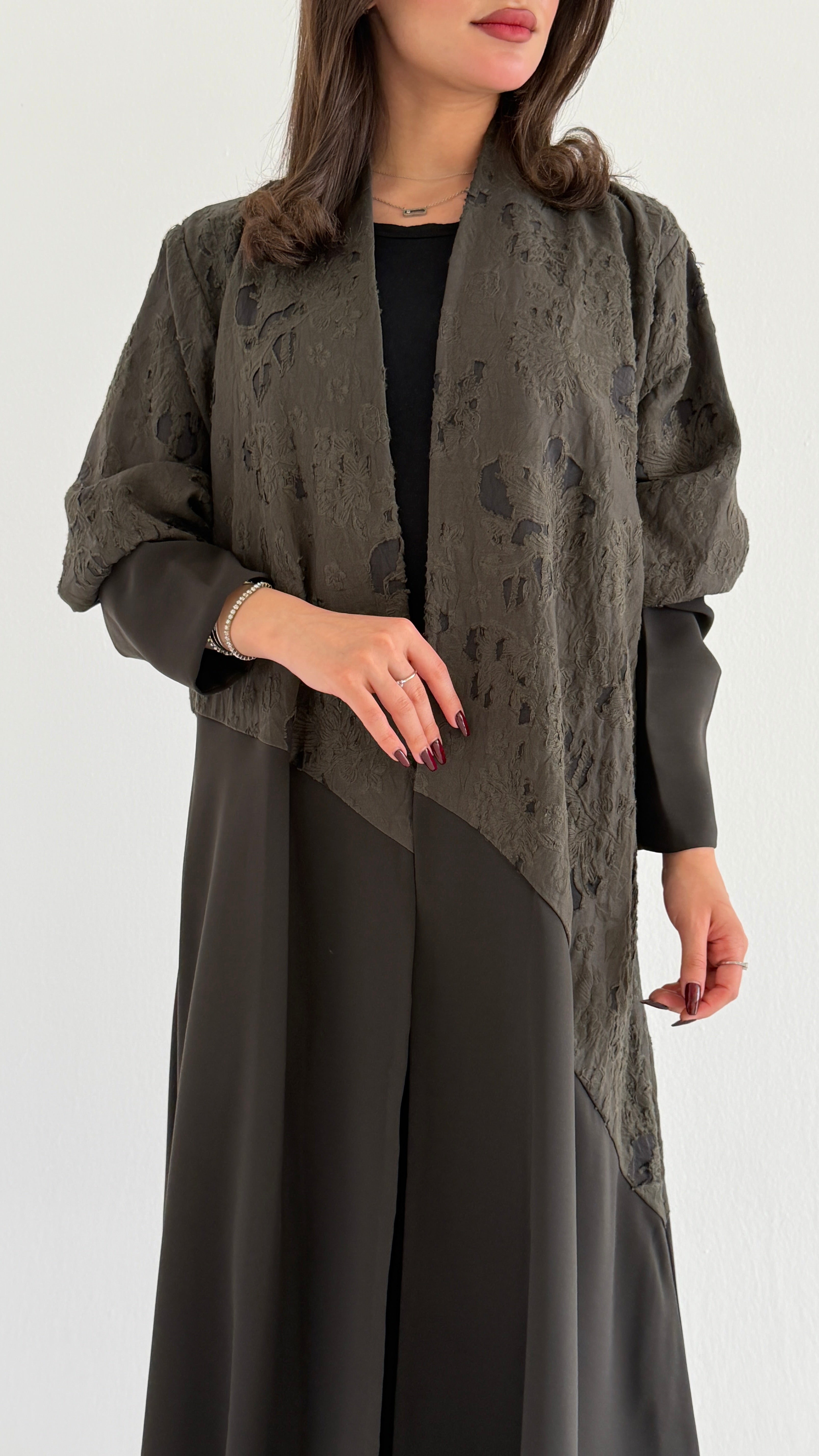 MWT1085 - عباية مع تدخيله مشجر |Abaya with floral inserts - Aya