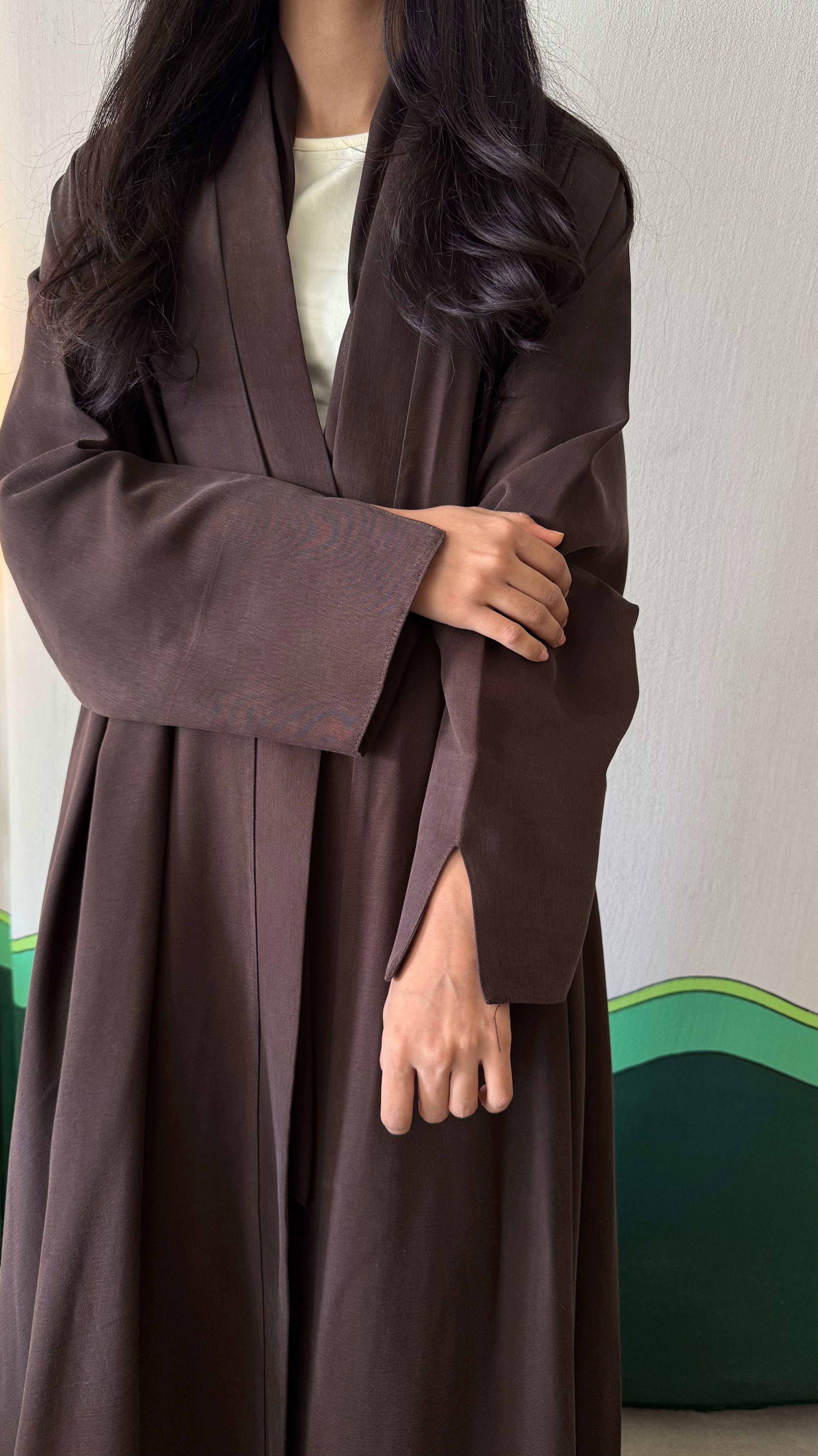 MWT436 - عباية بنيه سادة