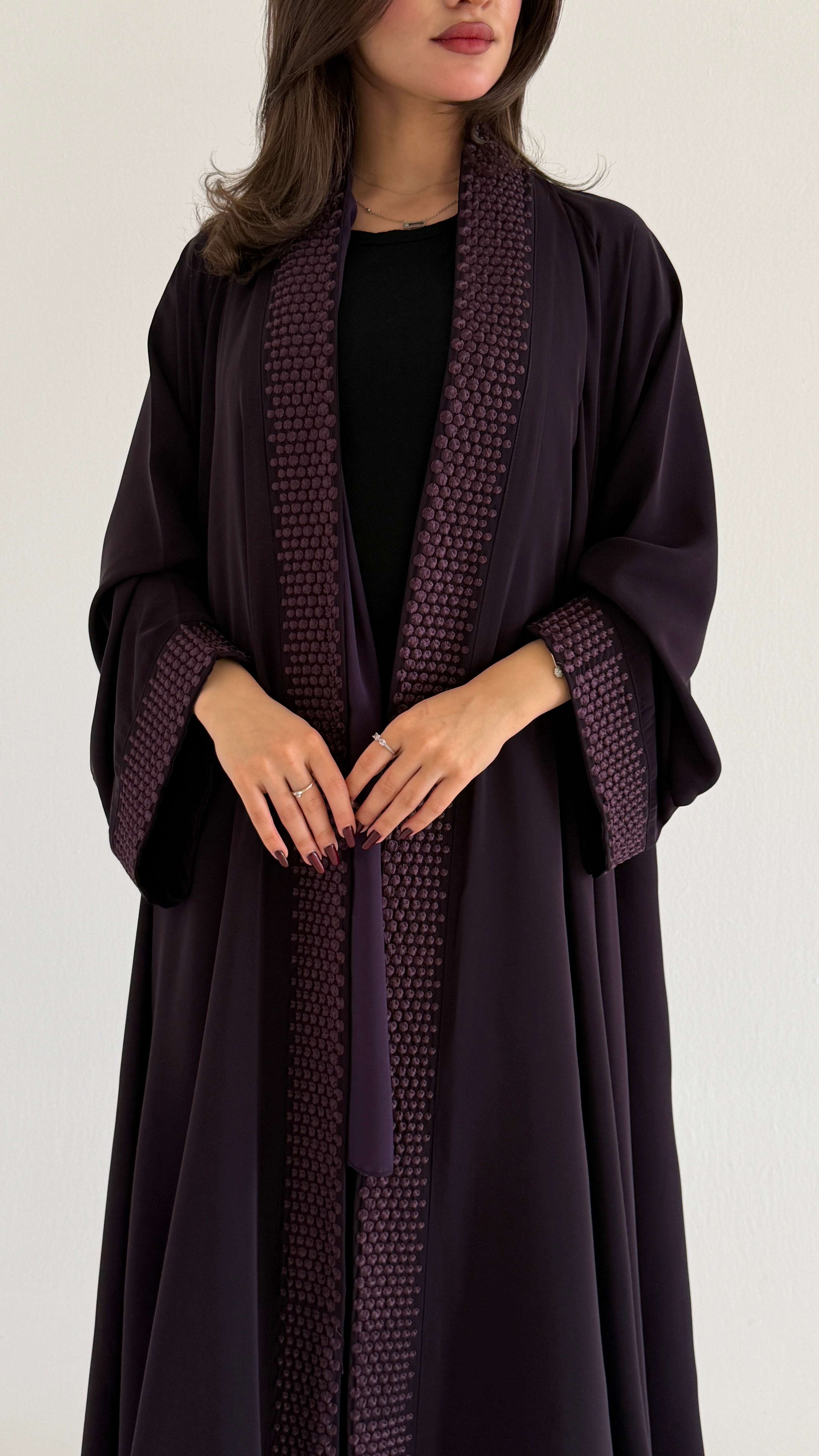 MW2020 - عباية تربل كلوش بتطريز بالامام والاكمام - Aya