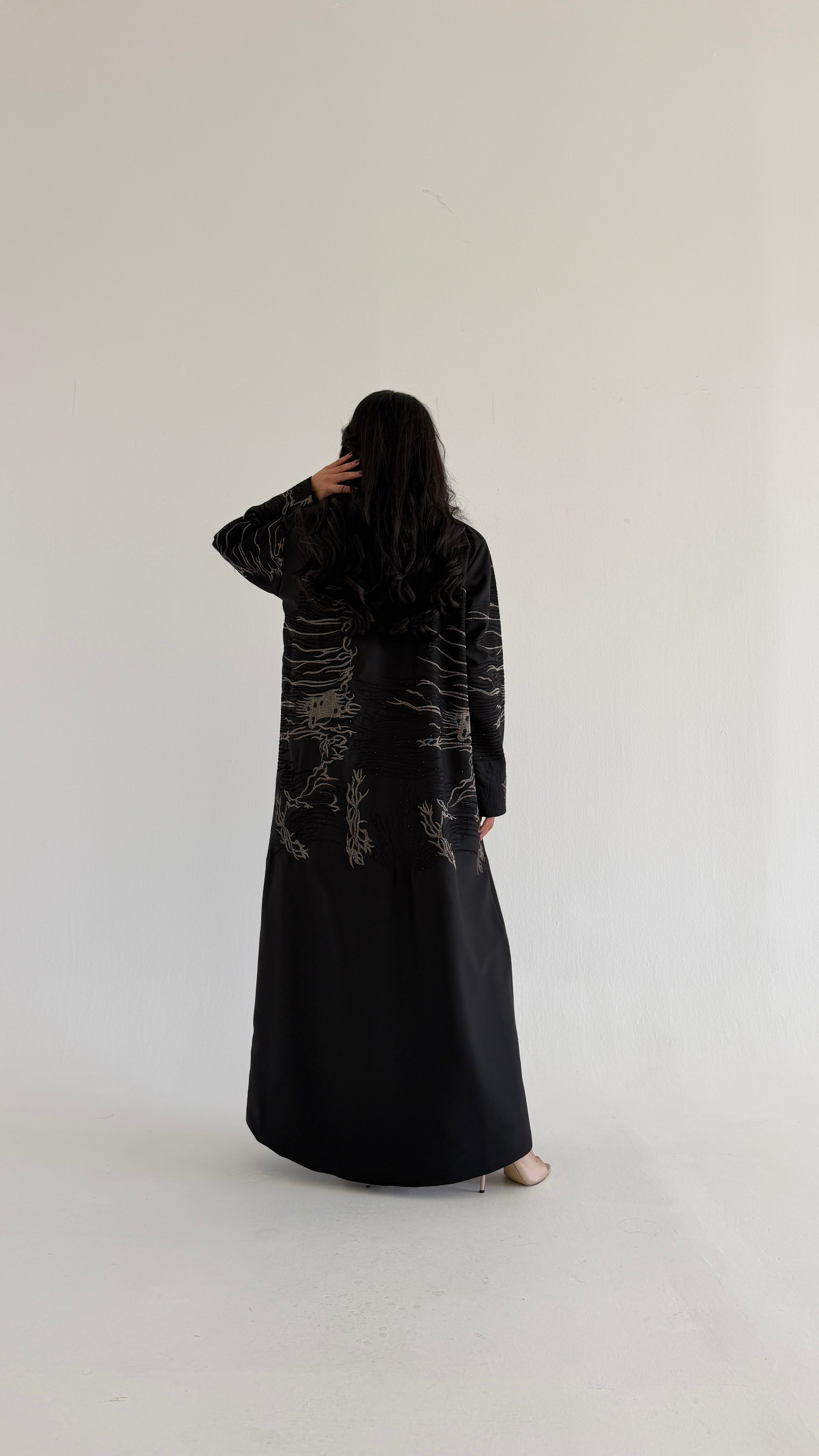 MWT1094 - عبايه اسود بتطريز واضافه لمعه - Aya