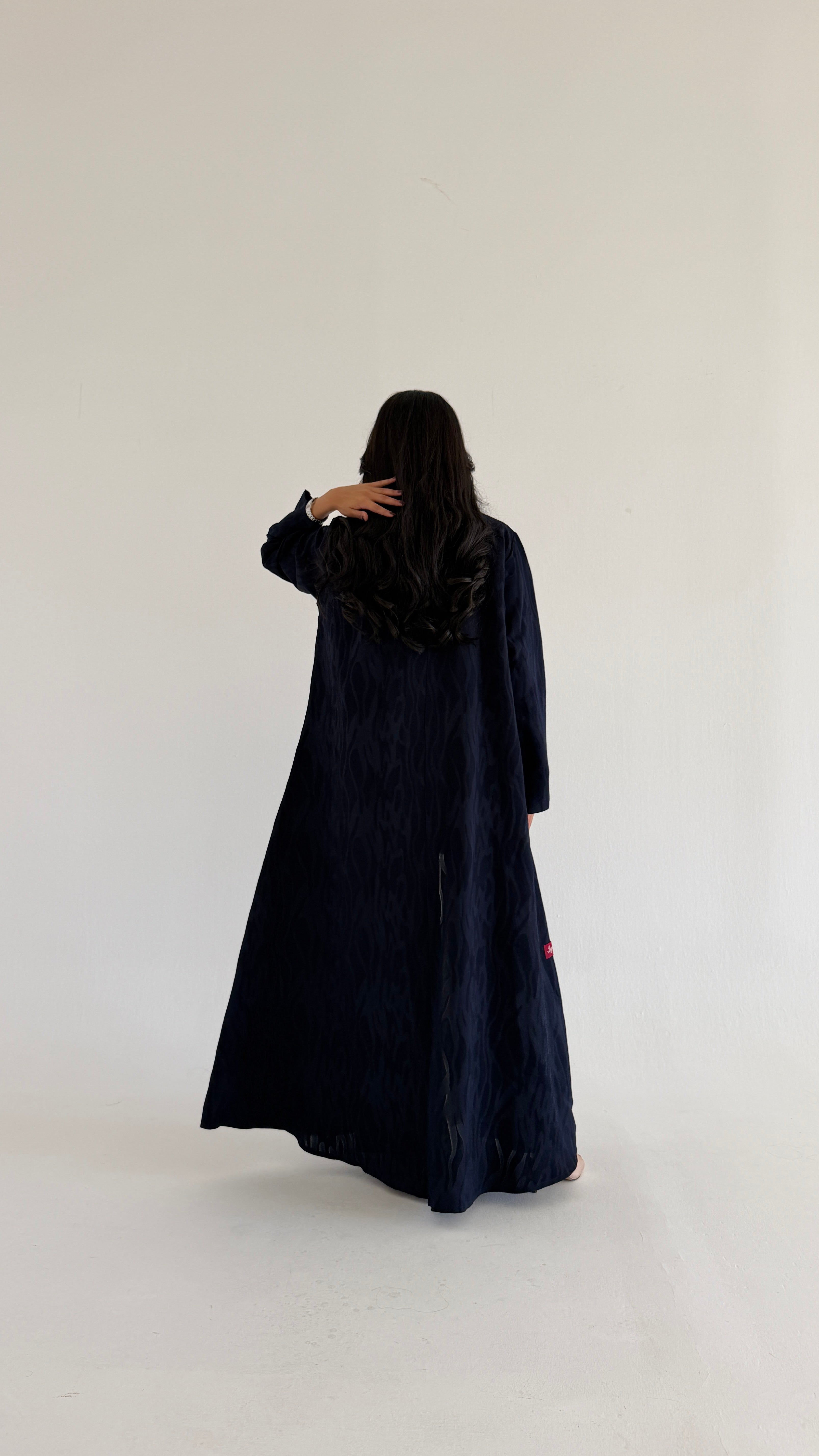 MW2088 - عباية جاكار أنيقة بقصّة بليزر عصرية - Aya