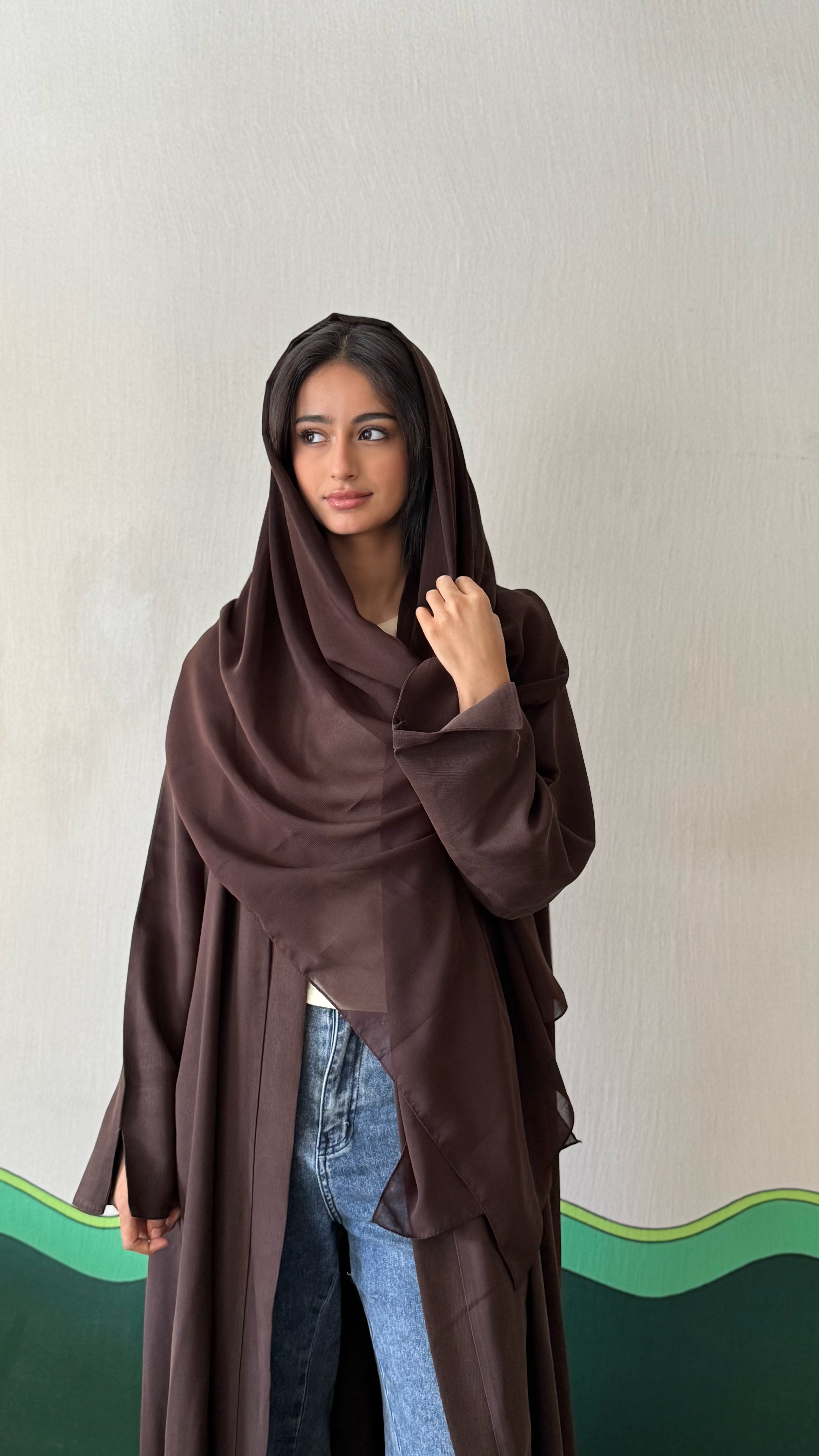 MWT436 - عباية بنيه سادة