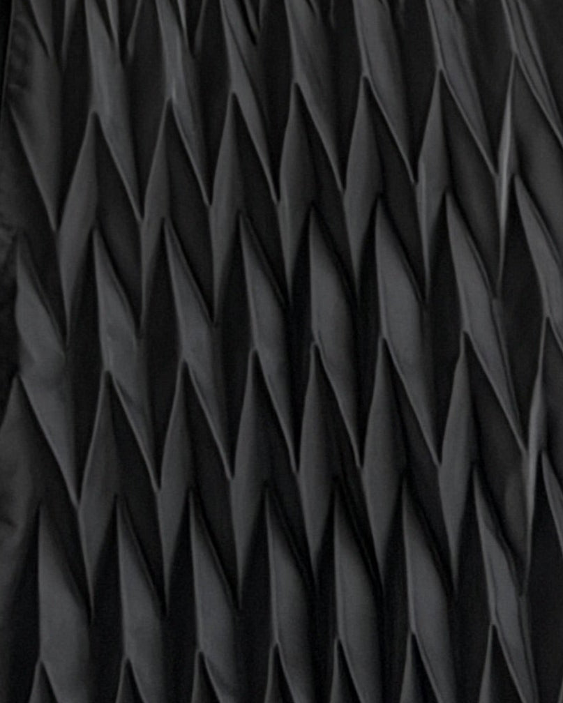 MW2069 - عبايه بقماش تفتة مع اضافة تكسير ثري دي - Aya