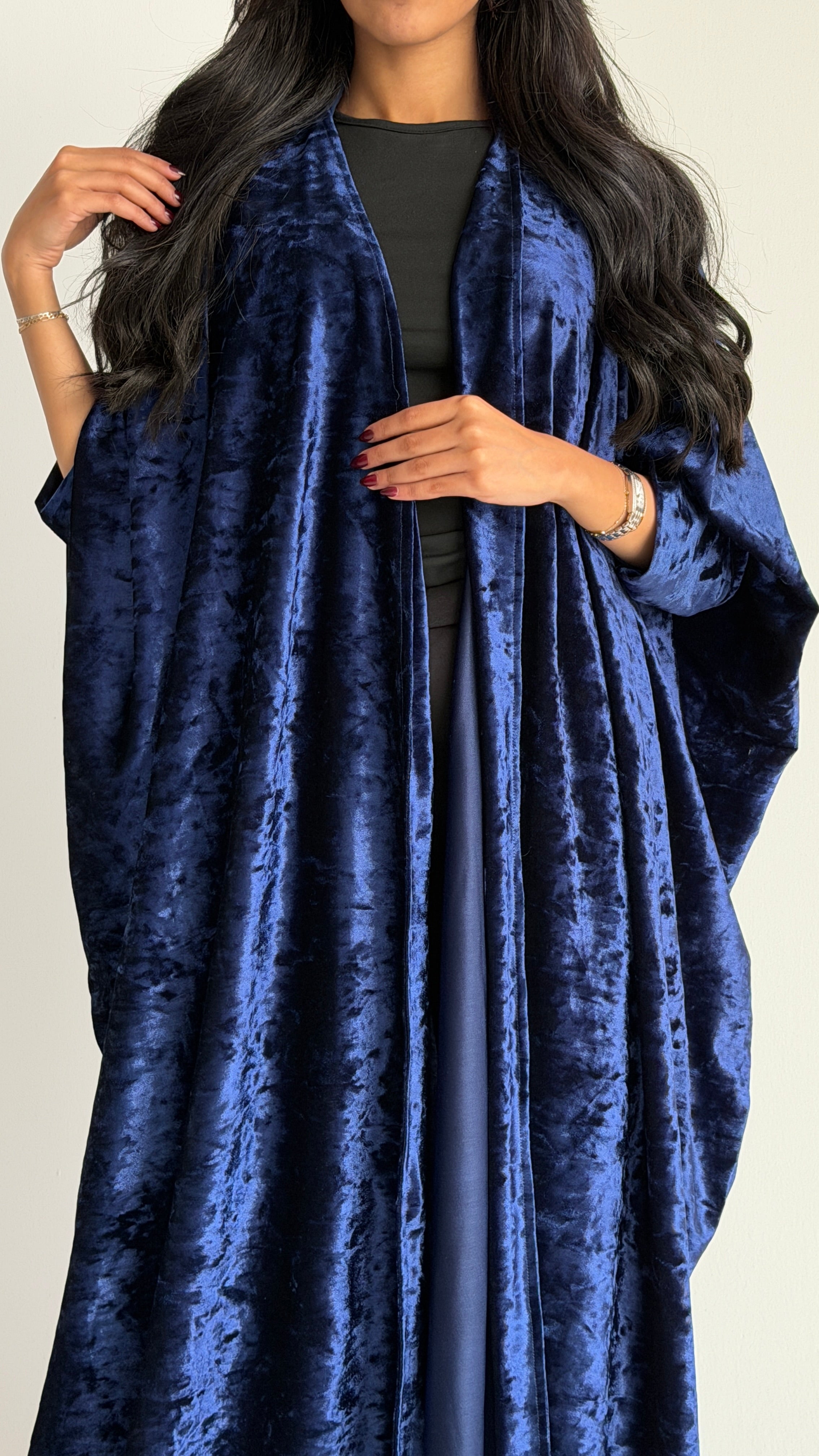 MW1828 - عباية مخمل - Aya