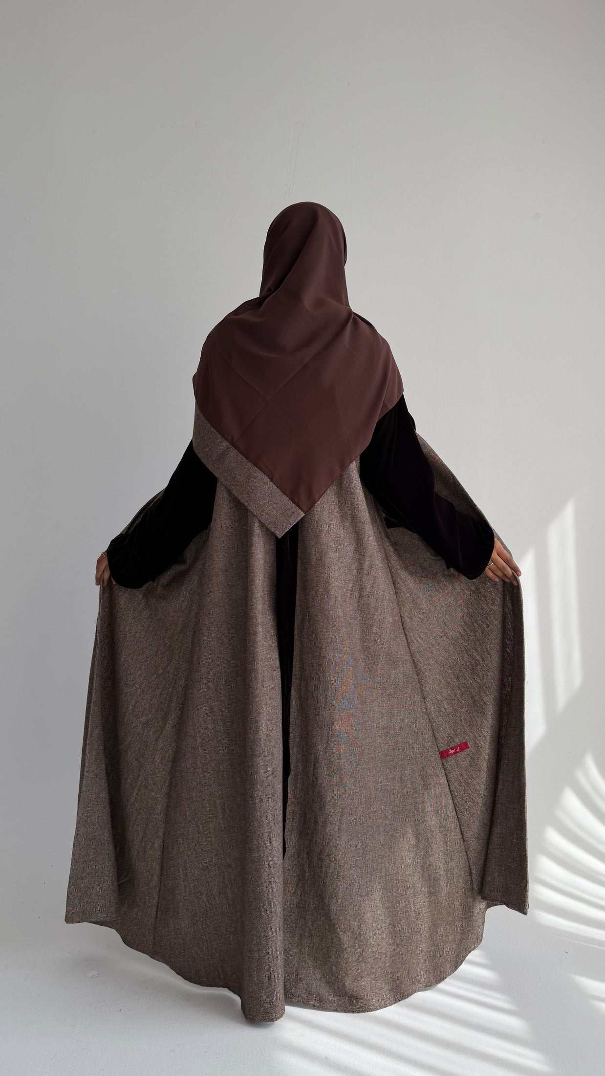 MWT818 - عباية مخمل بتدخيلة لنن|Velvet Linen Blazer Abaya - Aya