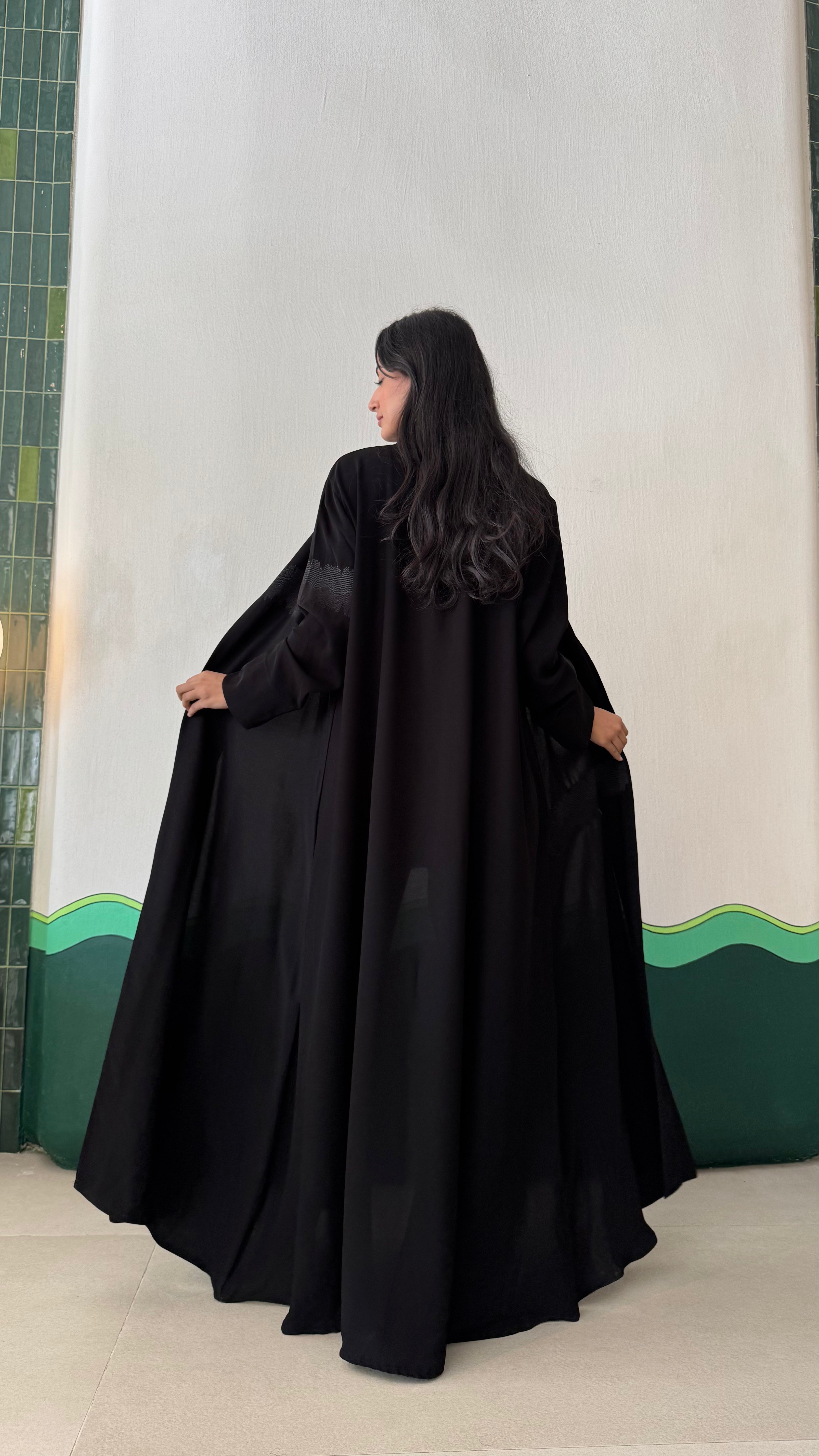 MWT338 - عباية سواد تطريز - Aya