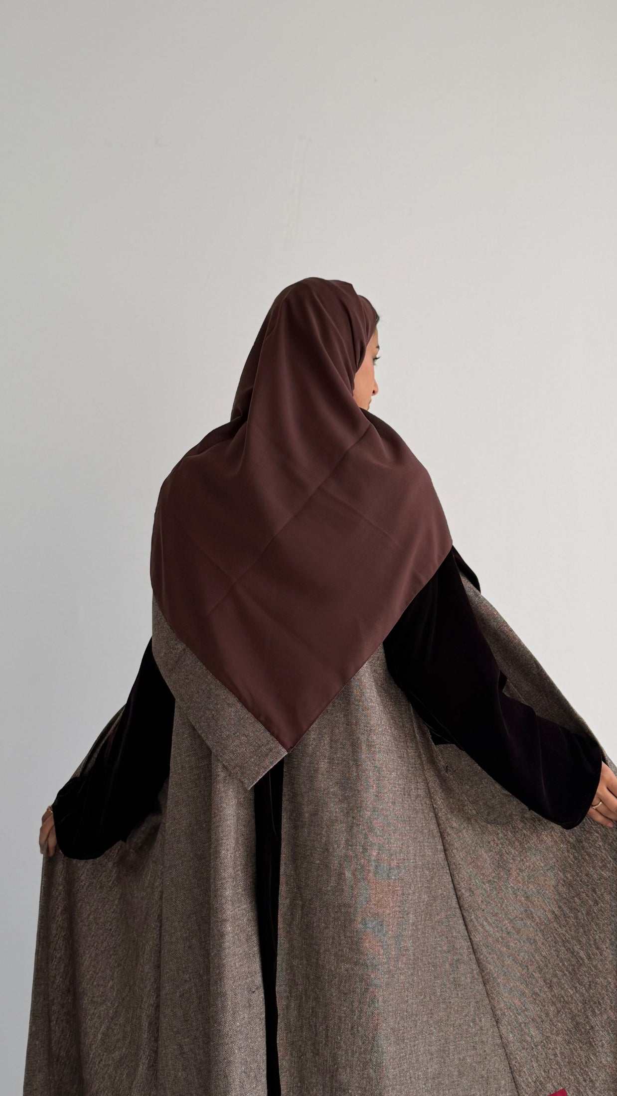 MWT818 - عباية مخمل بتدخيلة لنن|Velvet Linen Blazer Abaya - Aya